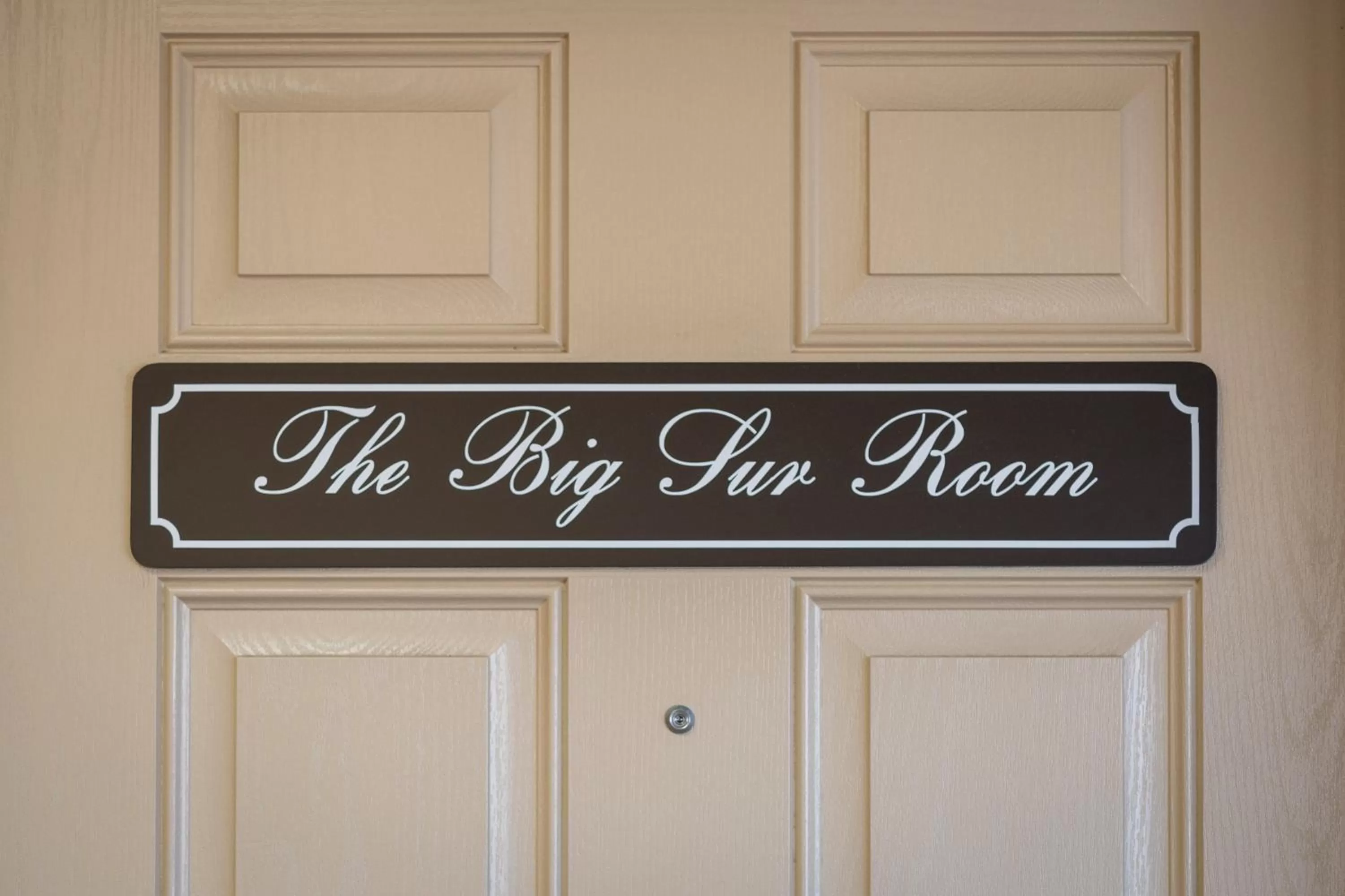 Logo/Certificate/Sign in Stage Coach Lodge