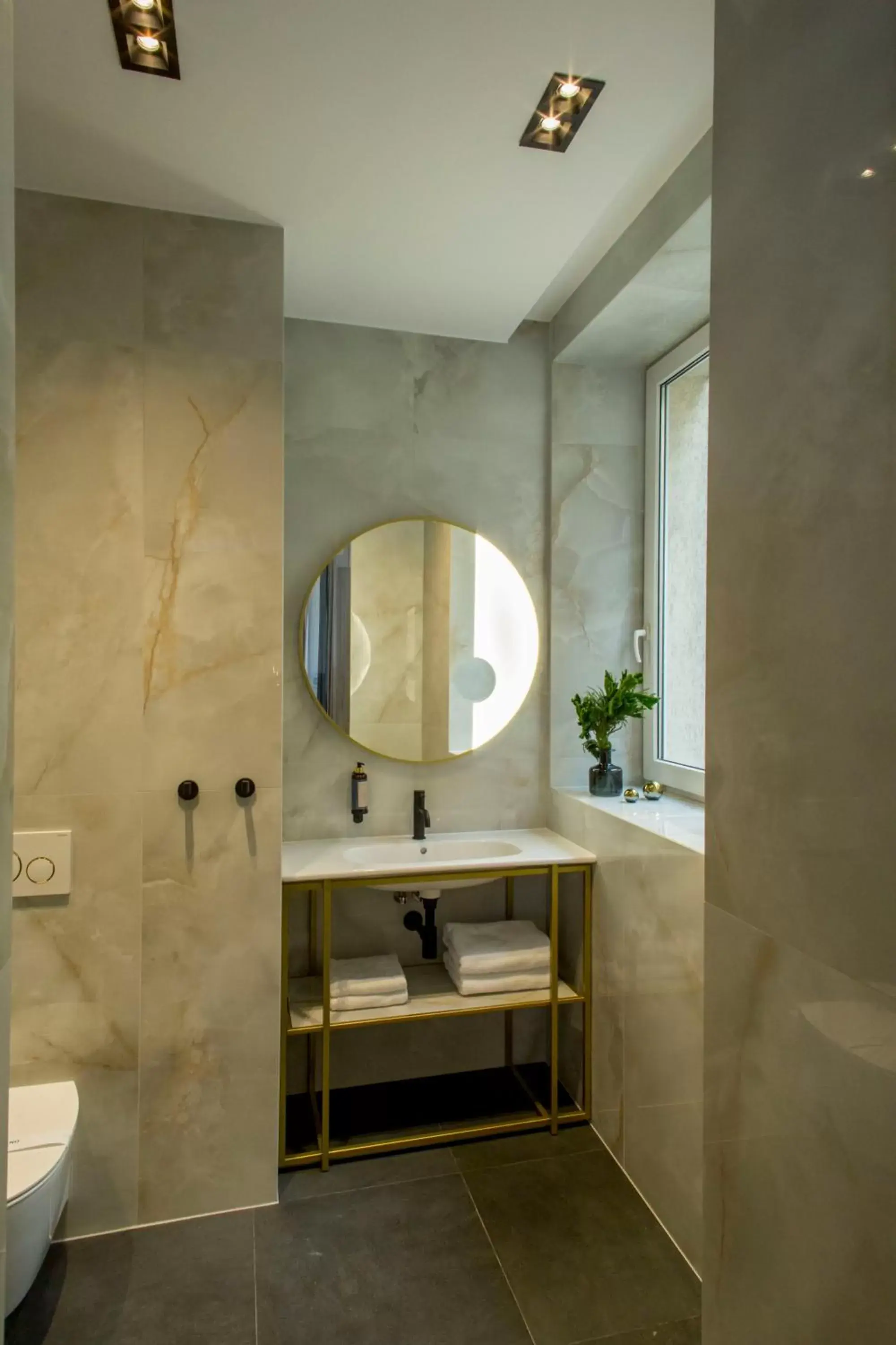 Bathroom in Hotel Atrium