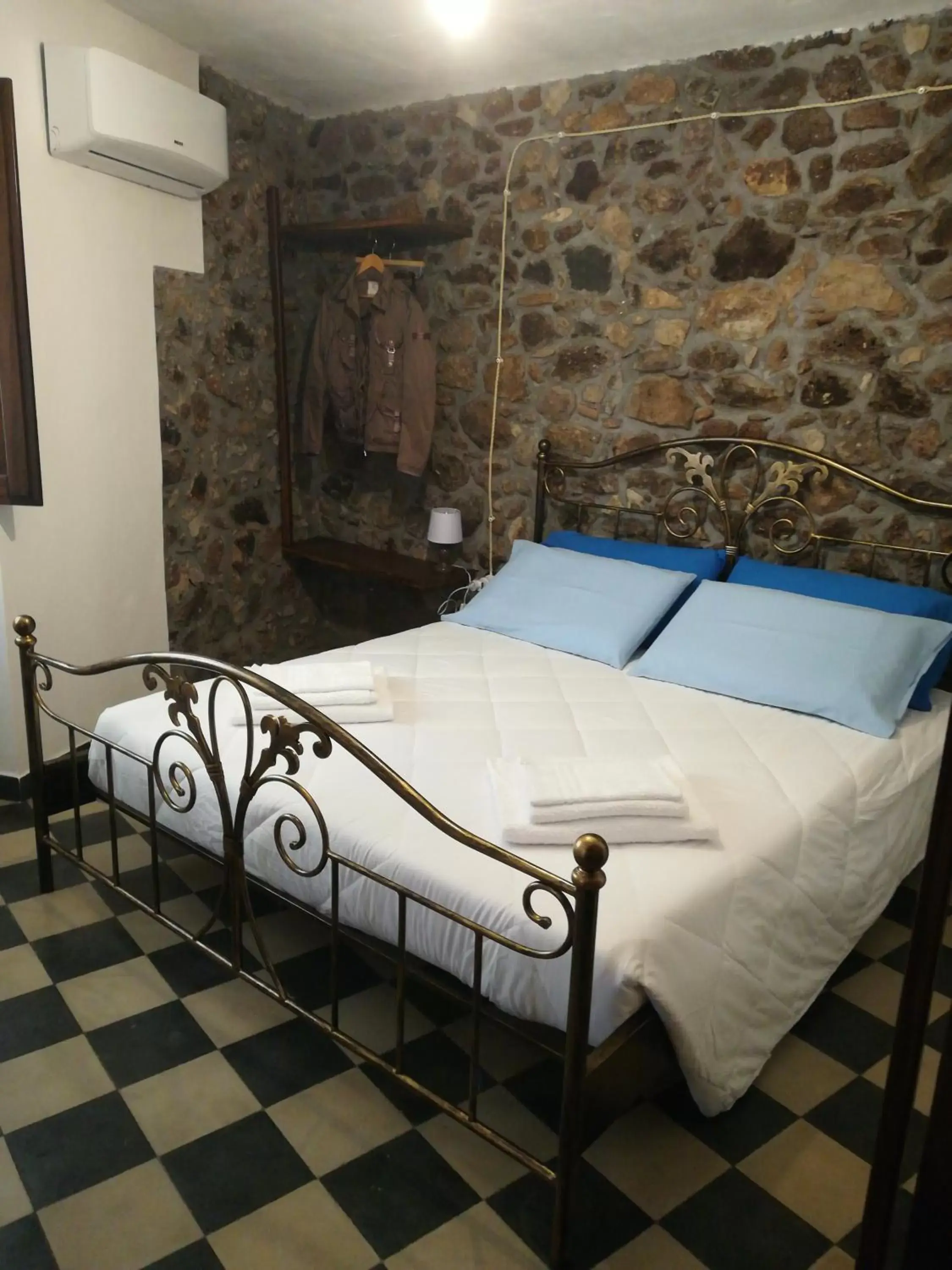 Bed in Deiana