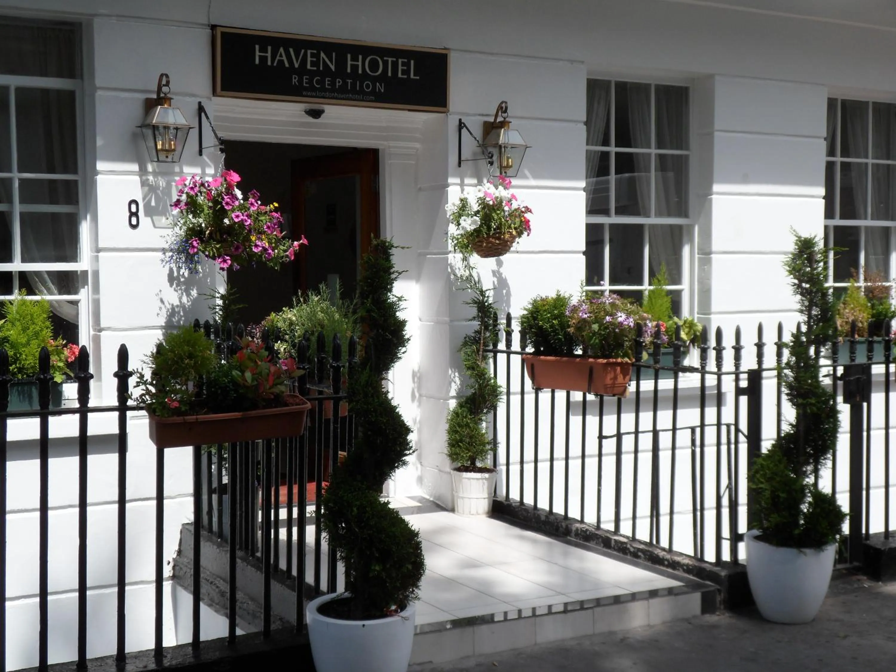 Facade/entrance in Haven Hotel