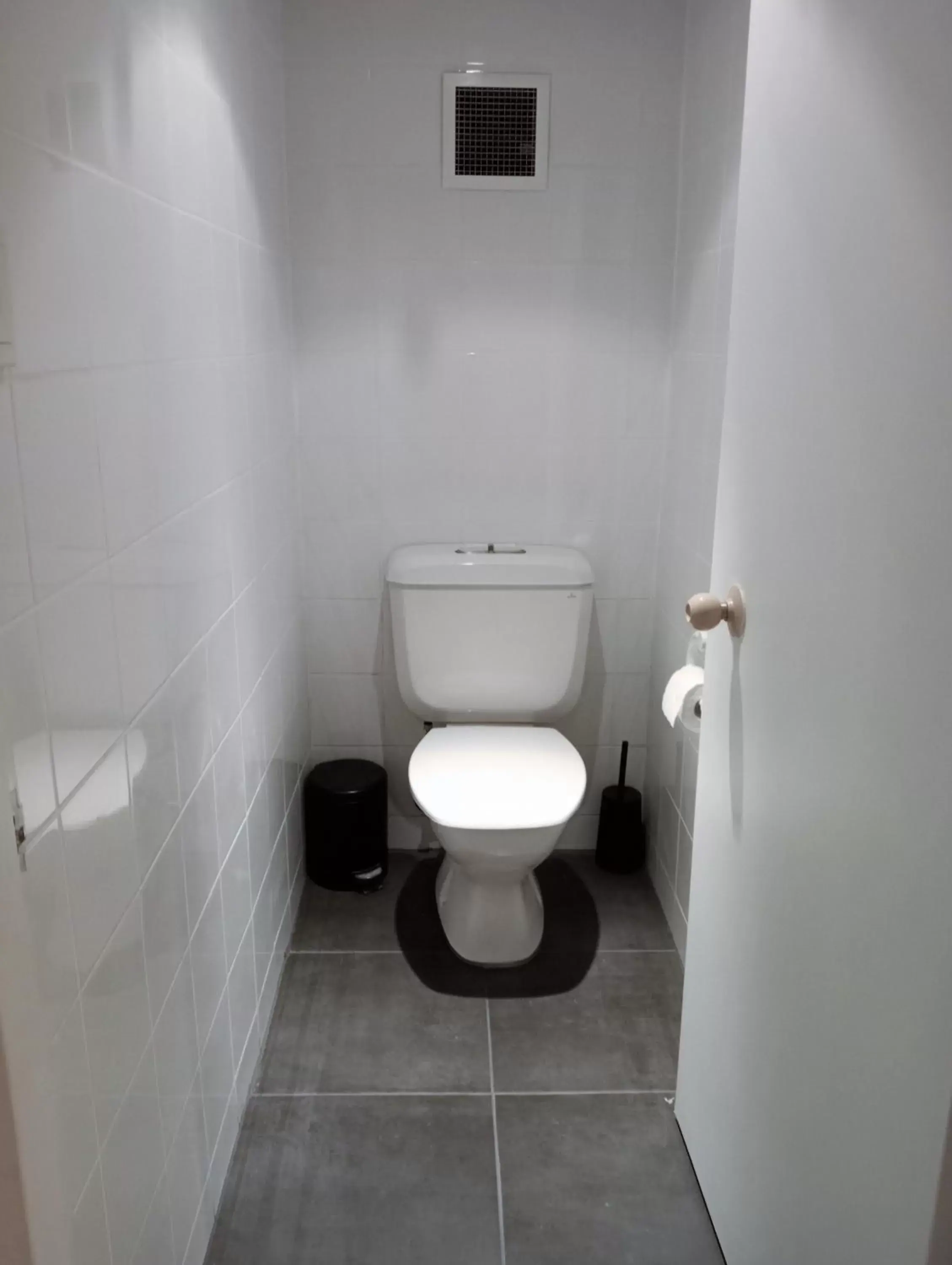 Toilet, Bathroom in Club Tropical Resort with Onsite Reception & Check In