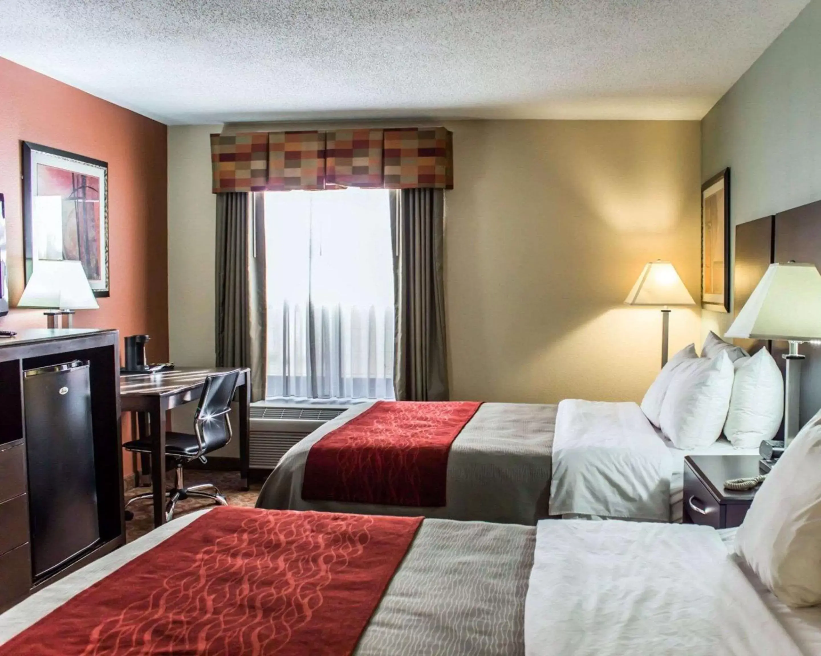 Photo of the whole room, Bed in Quality Inn Raleigh Downtown