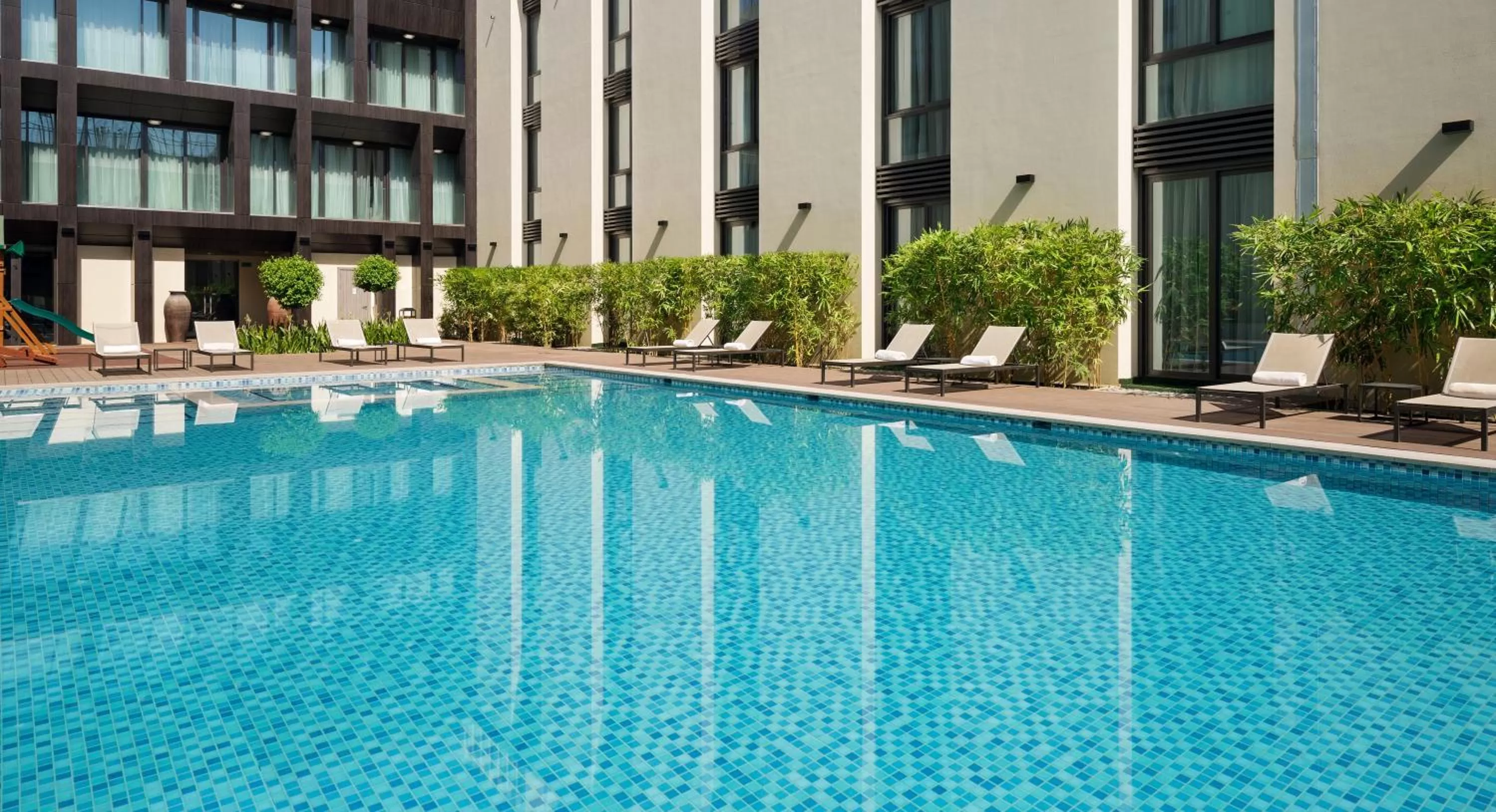 Pool view in Mövenpick Hotel Tahlia Jeddah