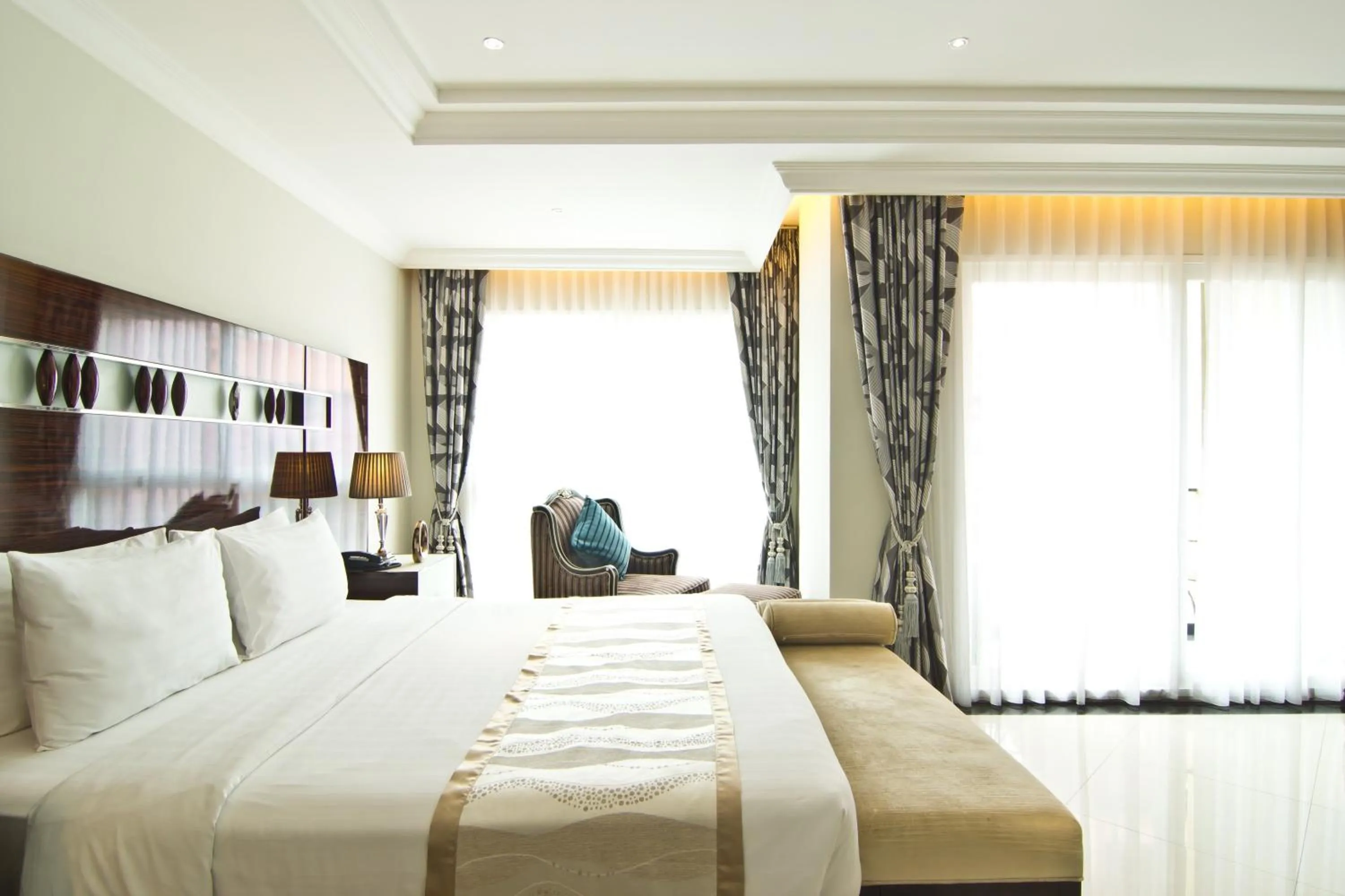 View (from property/room), Bed in LK Royal Wing