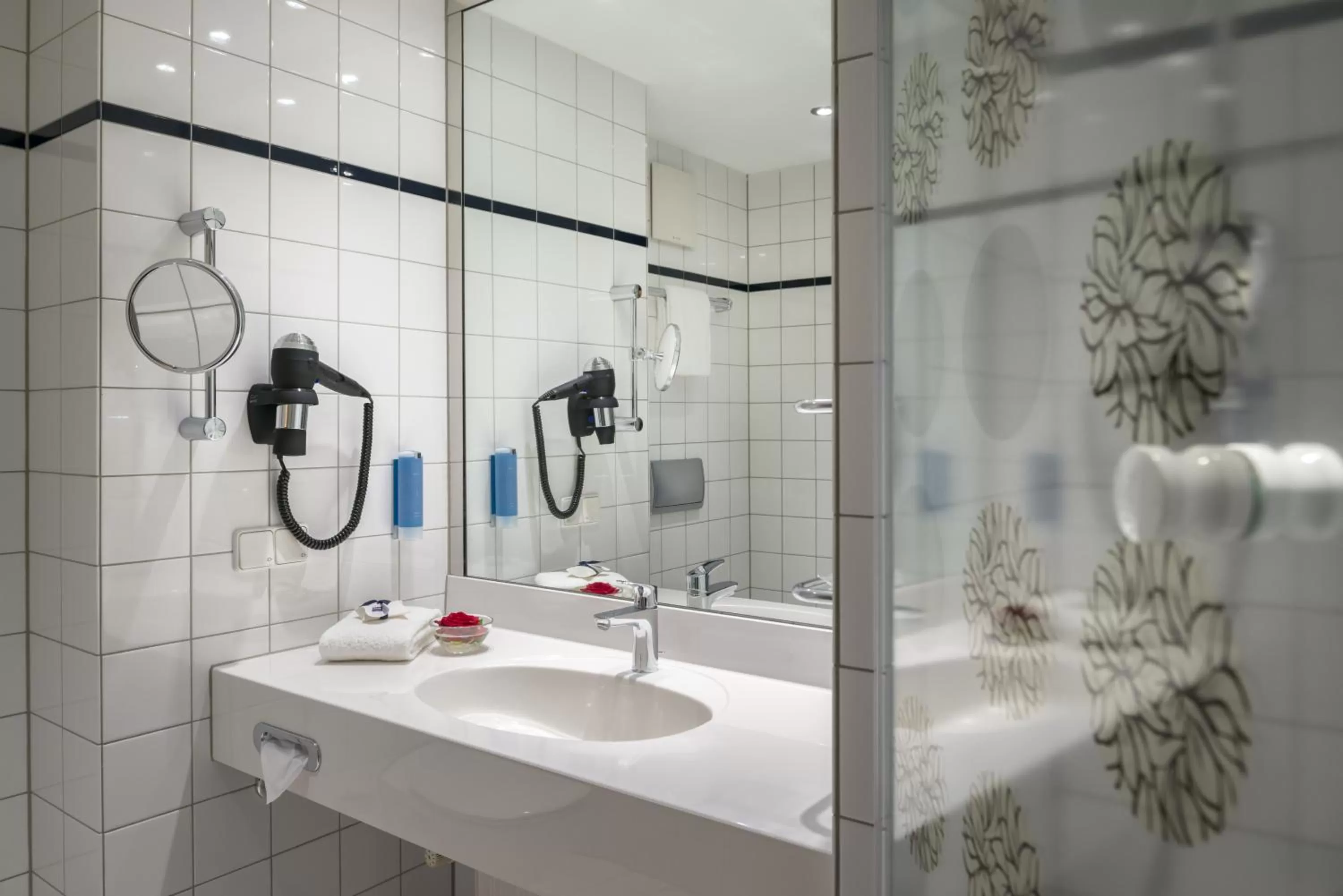 Bathroom in Dorint Kongresshotel Düsseldorf/Neuss