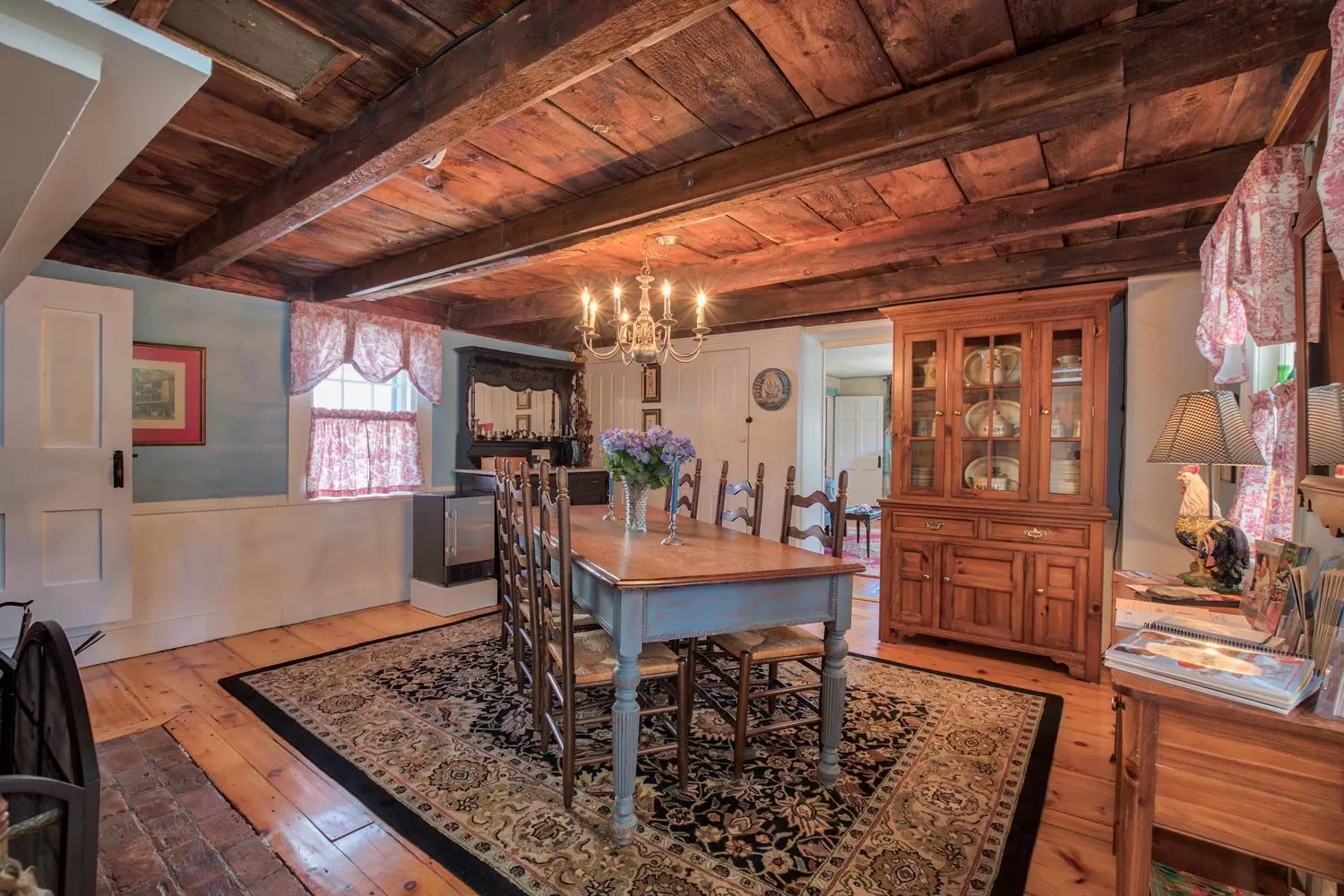Food, Dining Area in Holiday Guest House Bed & Breakfast