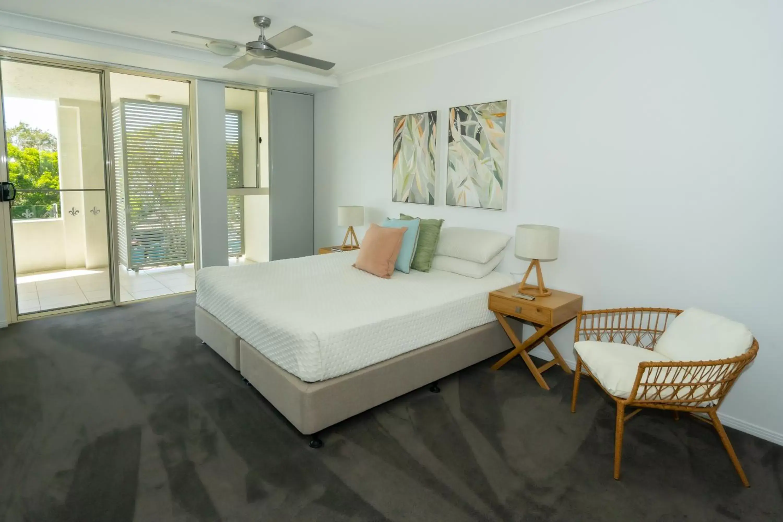 Bedroom, Bed in Waters Edge Apartment Cairns