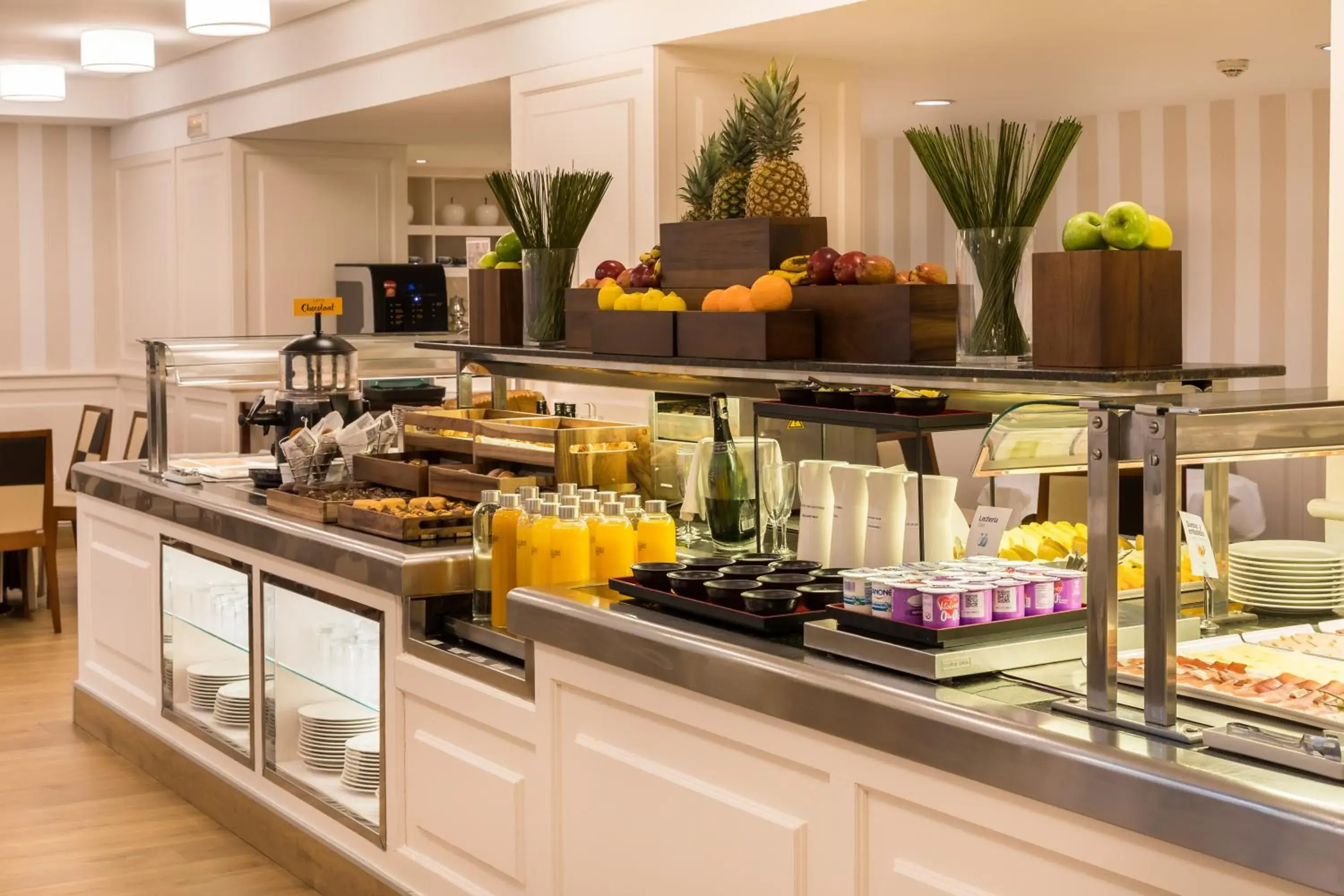 Buffet breakfast in Sercotel Gran Hotel Conde Duque