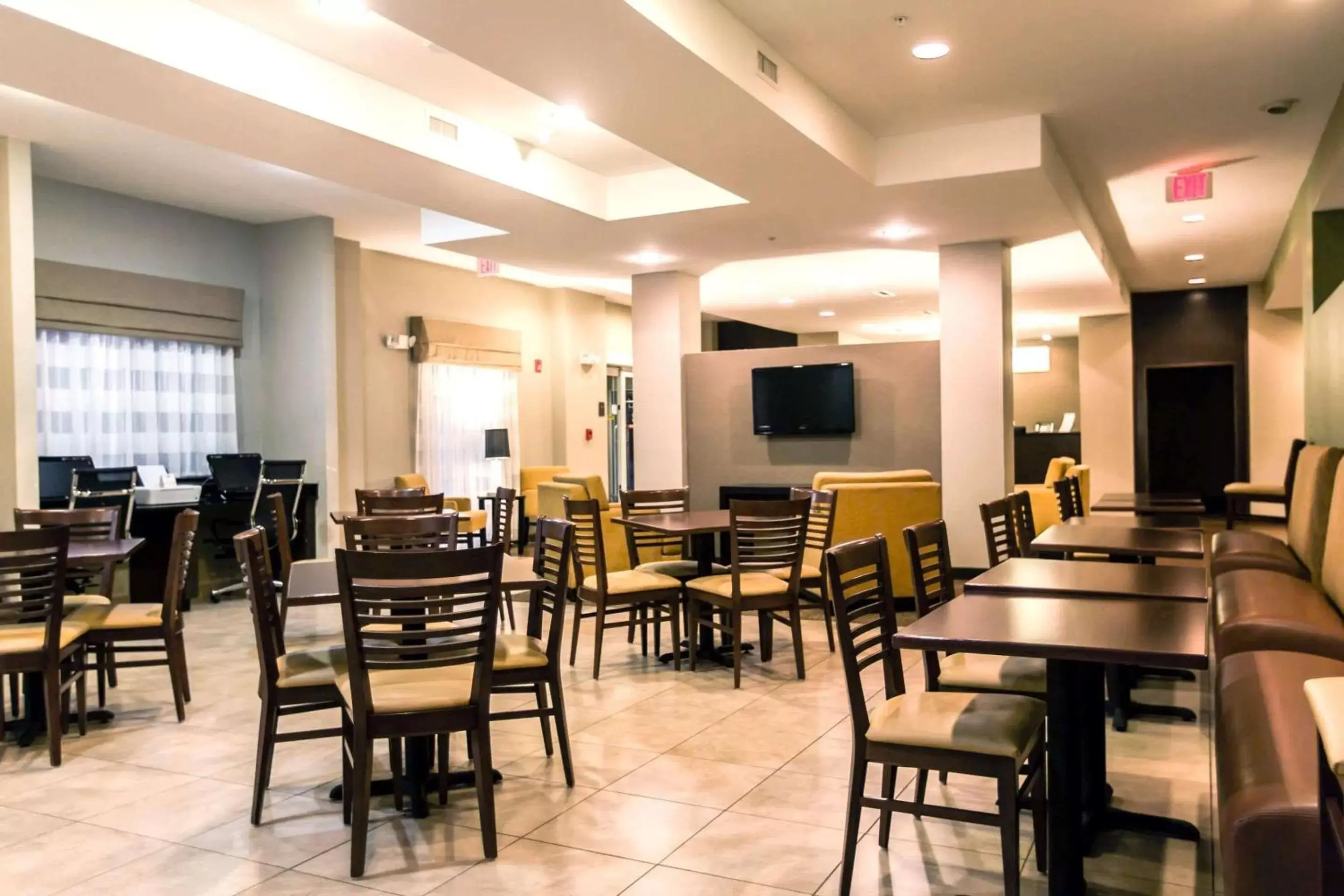 Restaurant/Places to Eat in Sleep Inn & Suites Marion - Military Institute