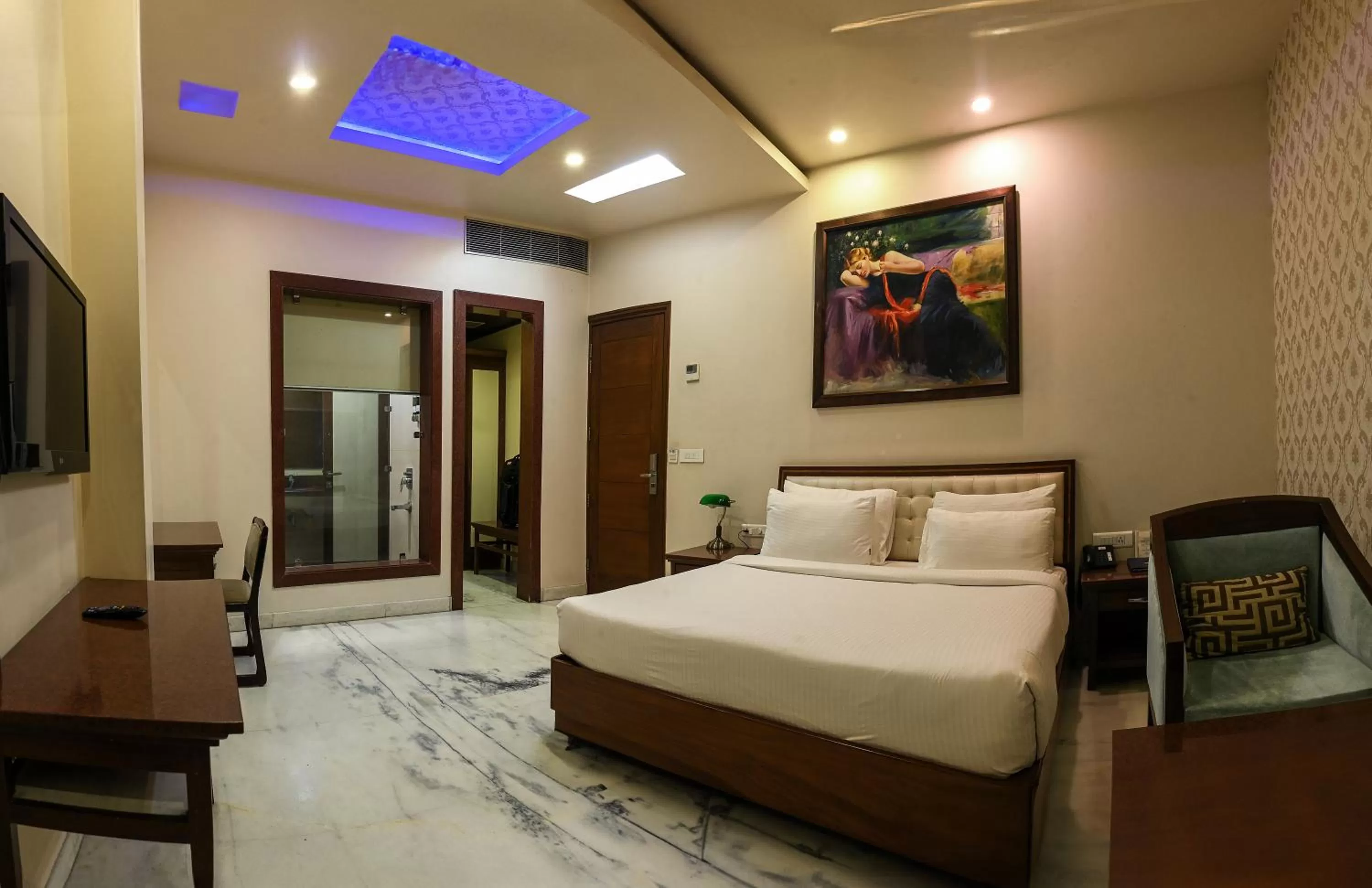 Bedroom, Bed in Hotel Leela Grande