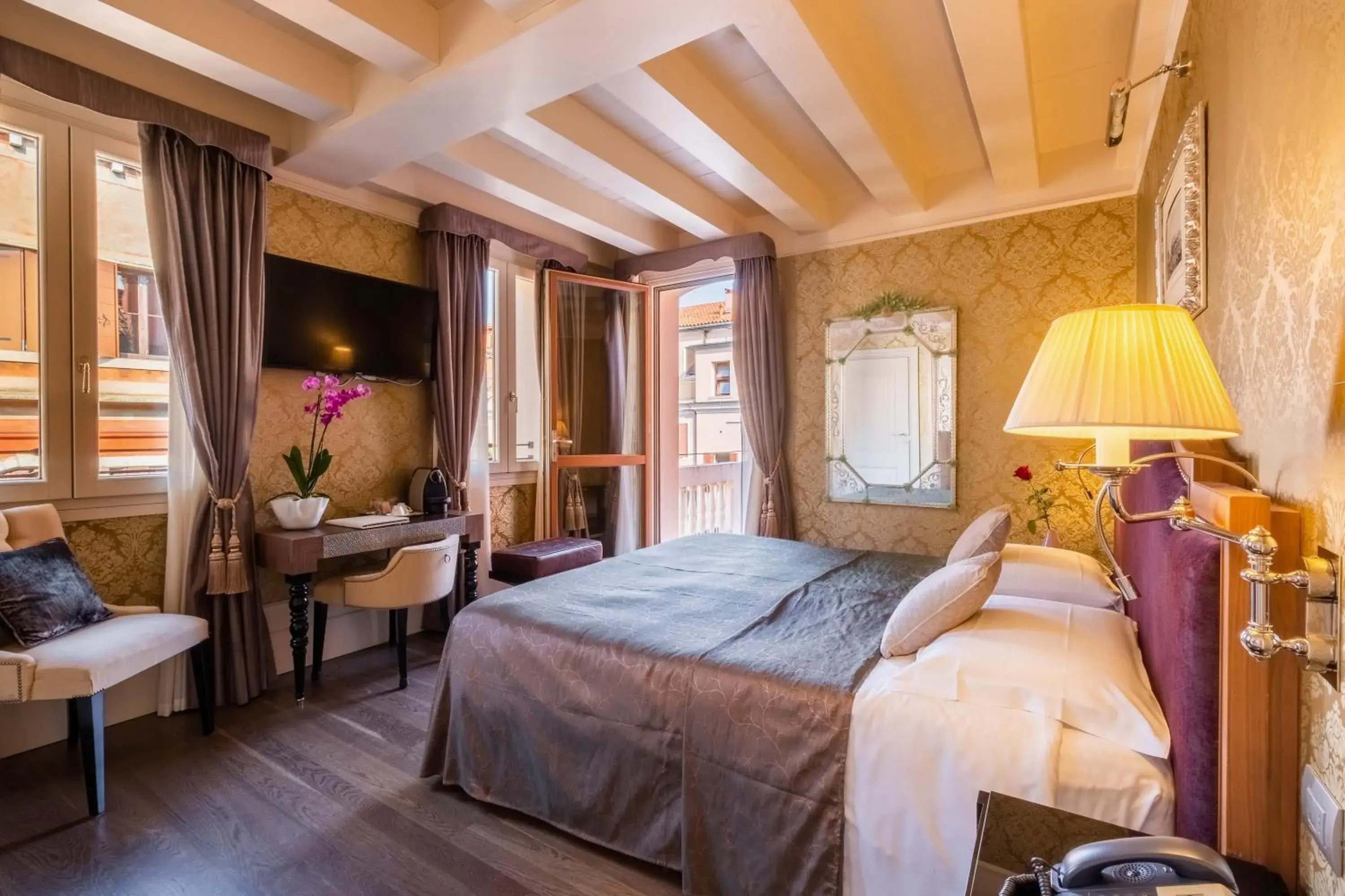 Bed in Hotel Moresco