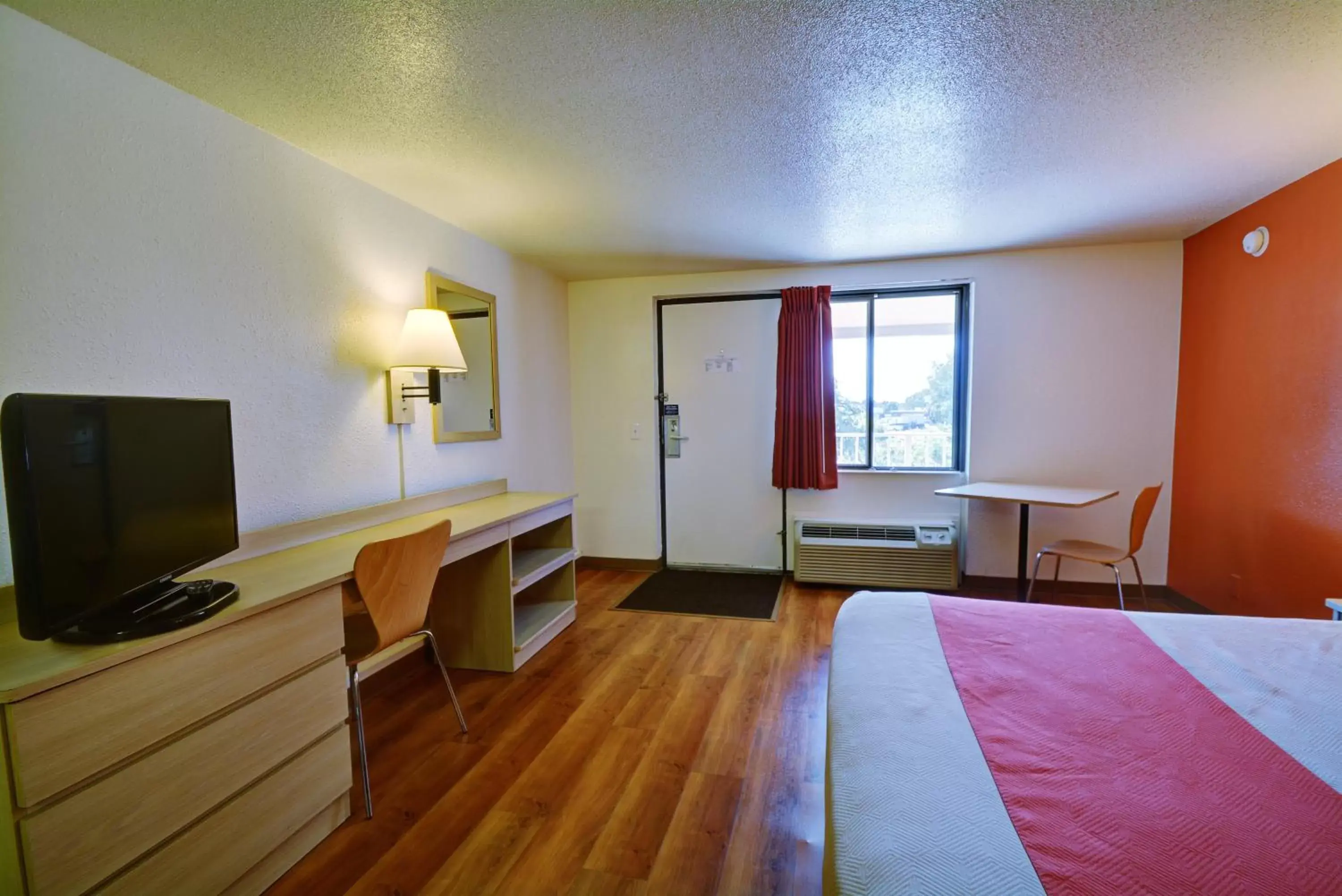 TV and multimedia, TV/Entertainment Center in Motel 6-Chicopee, MA - Springfield