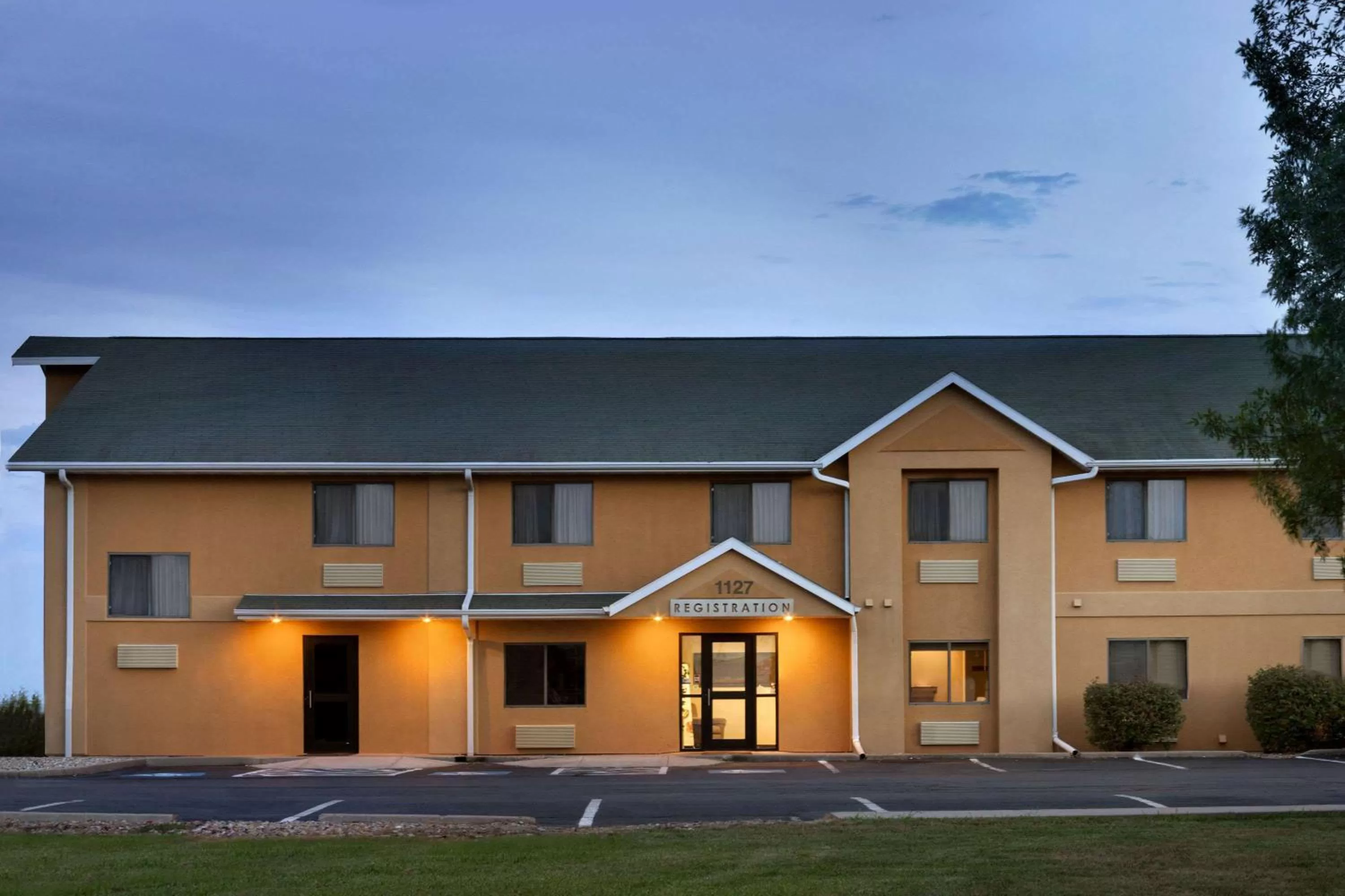 Property building in Travelodge by Wyndham Marysville