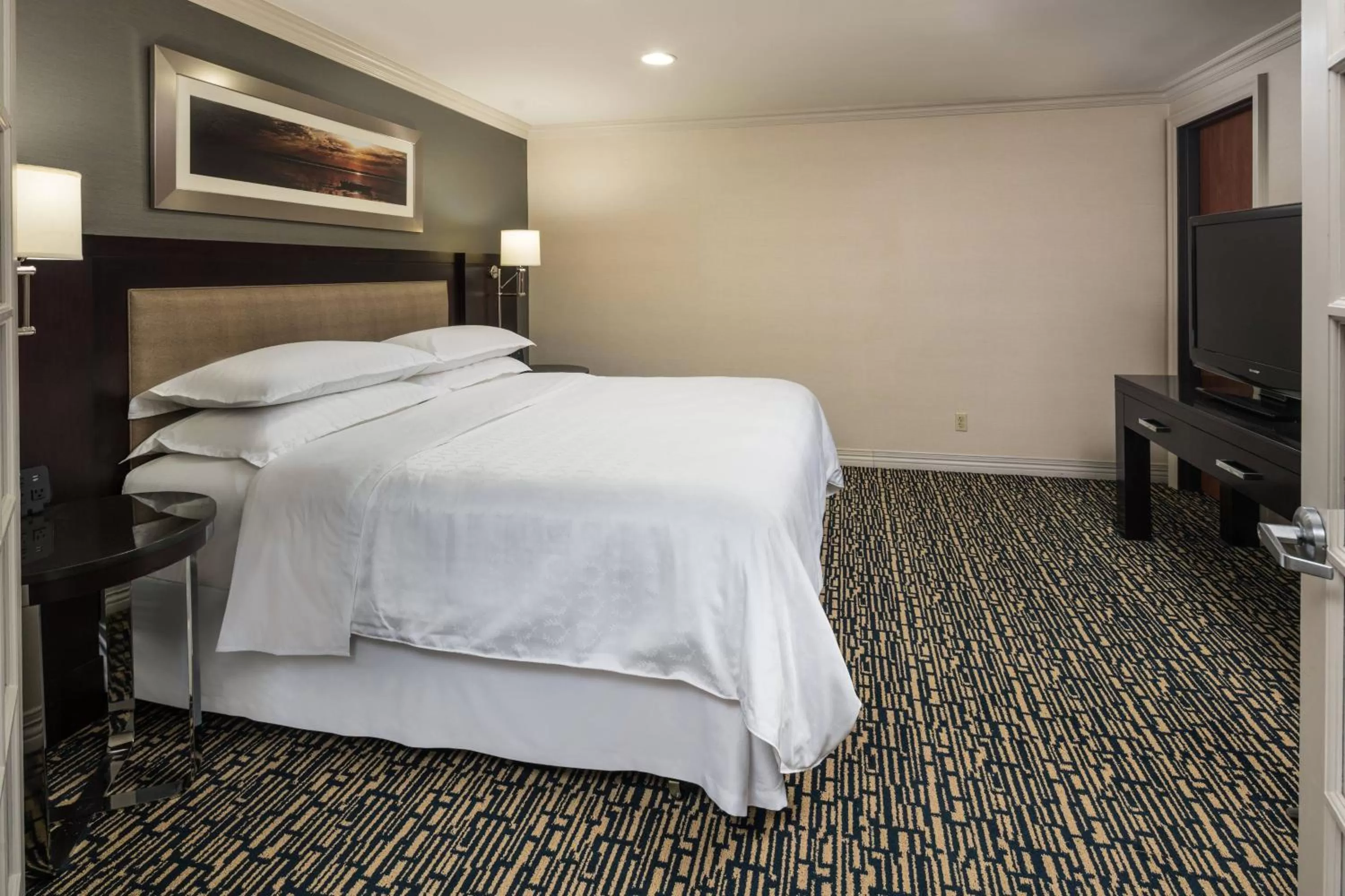 Bedroom, Bed in Sheraton Salt Lake City