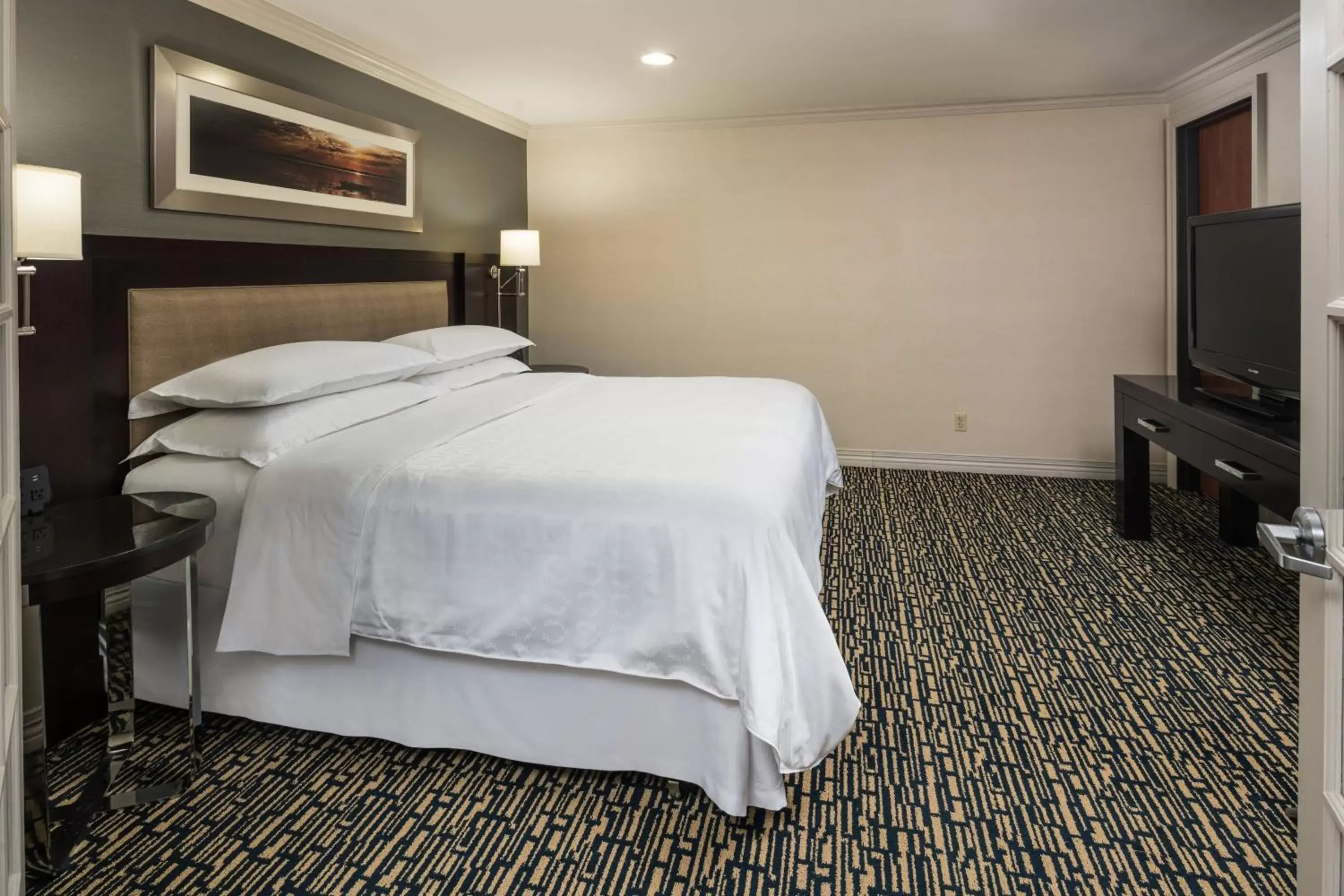 Bedroom, Bed in Sheraton Salt Lake City