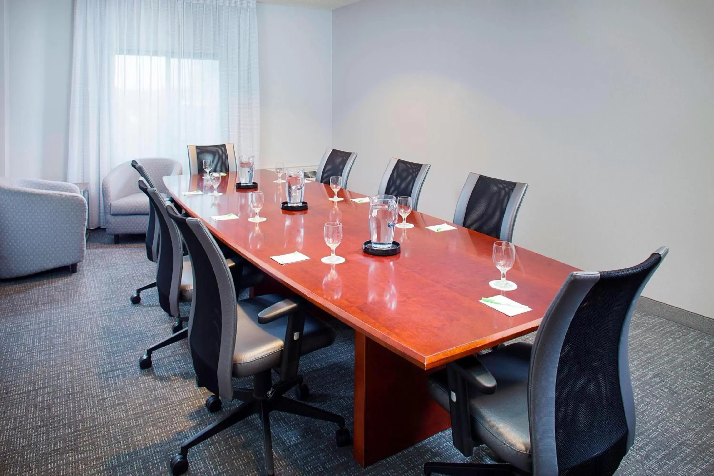 Meeting/conference room in Courtyard by Marriott Roanoke Airport
