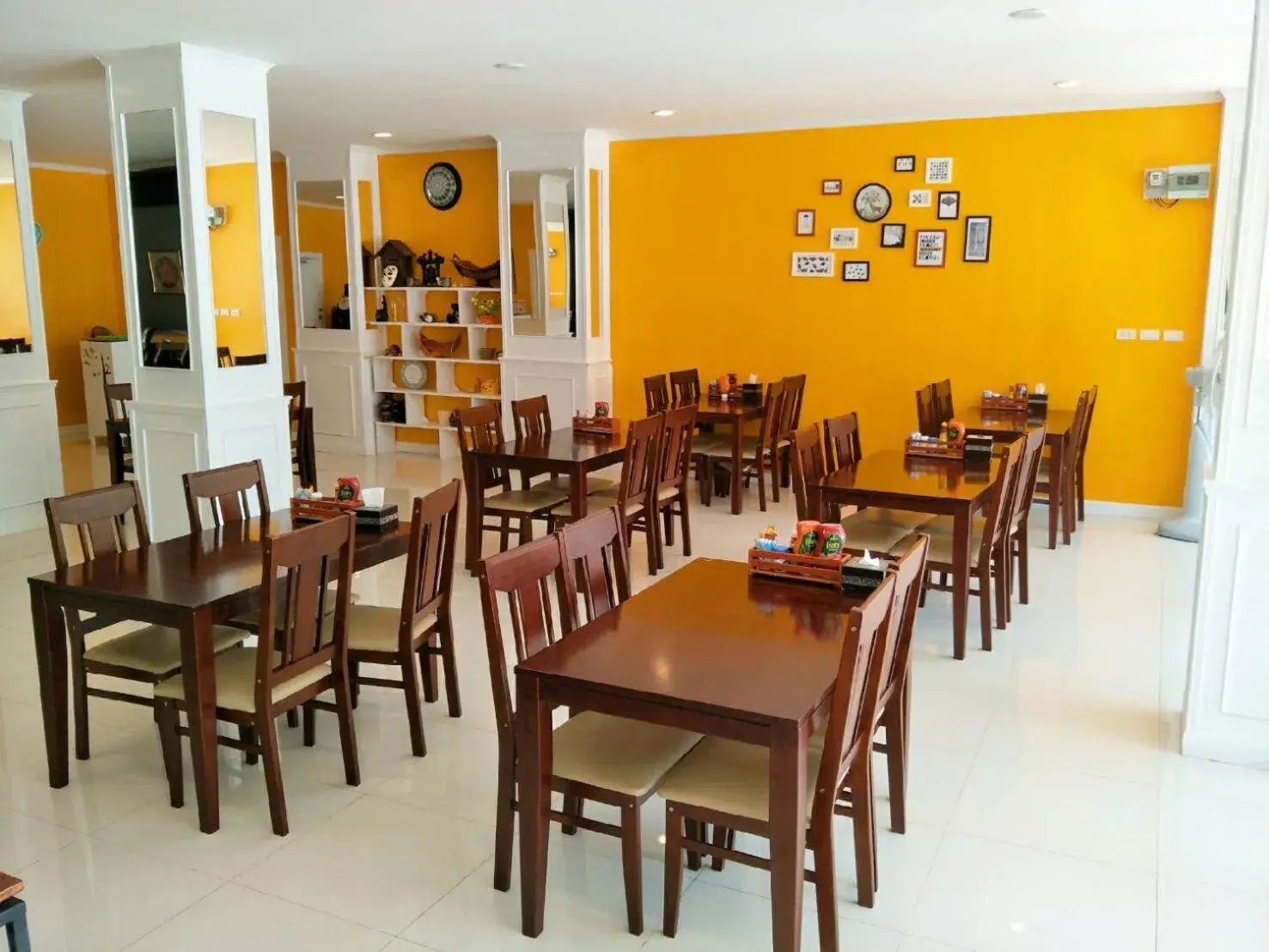 Restaurant/places to eat in Phaithong Sotel Resort Restaurant/places to eat in Phaithong Sotel Resort