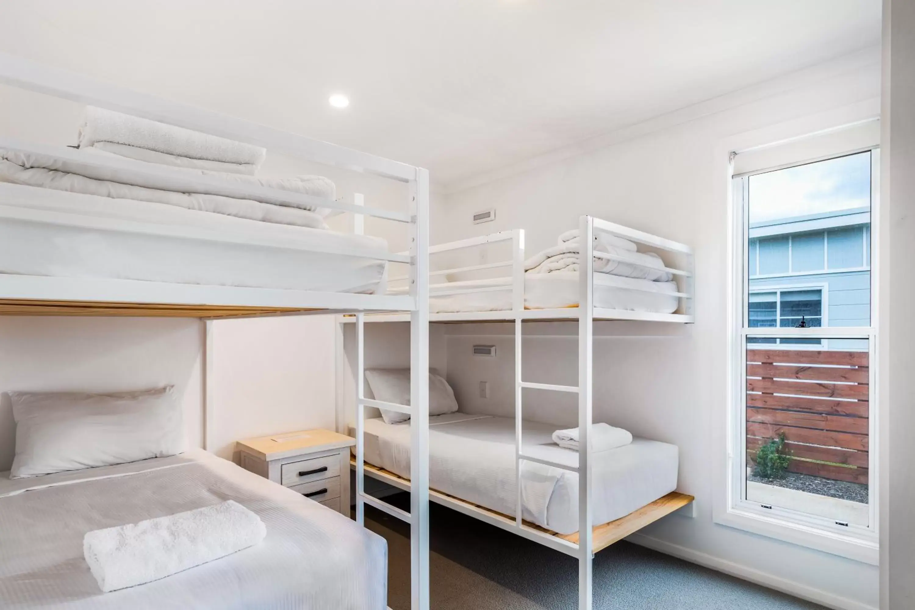Bed, Bunk Bed in Seahorse Inn Hotel & Villas
