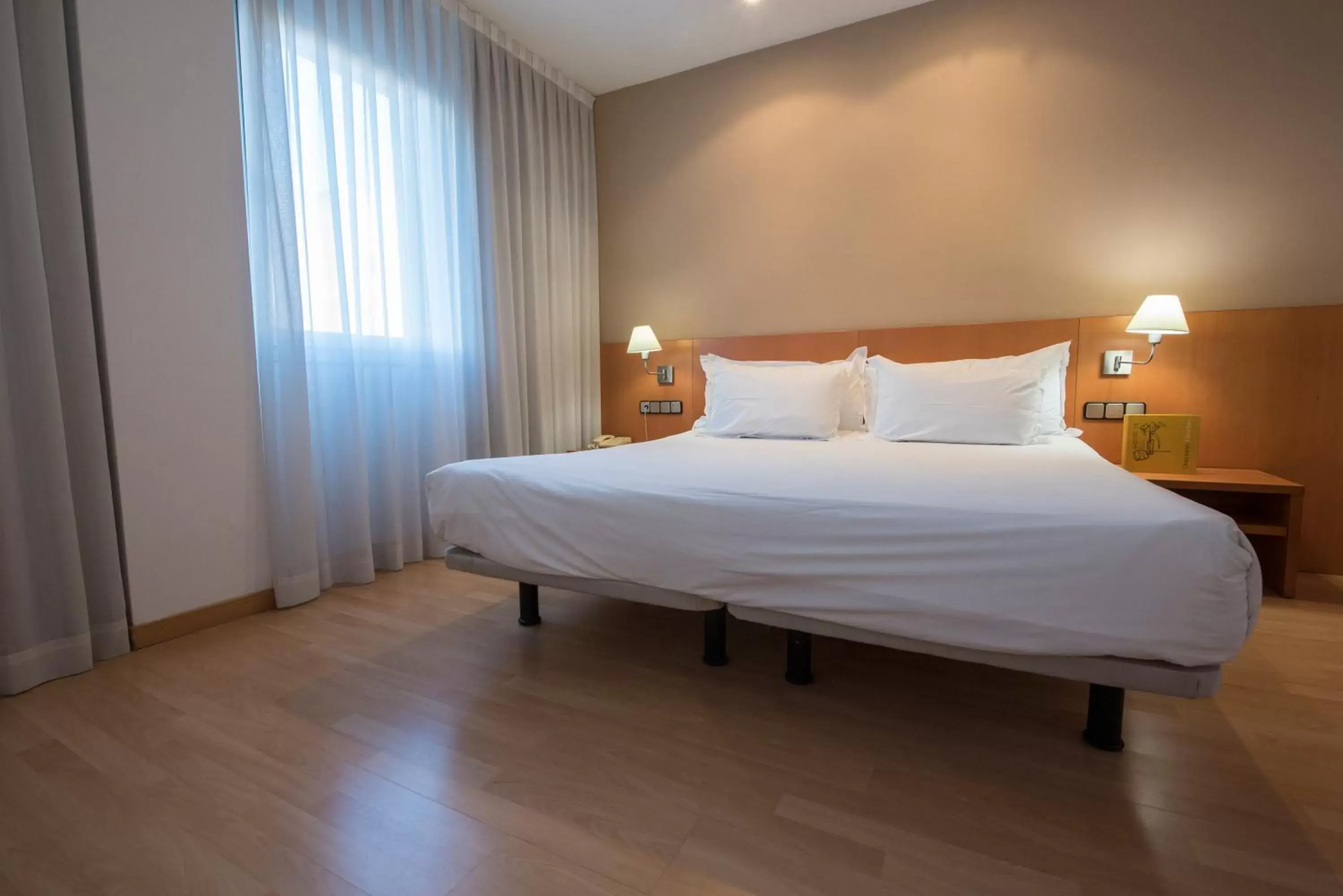 Bedroom, Bed in Silken Sant Gervasi