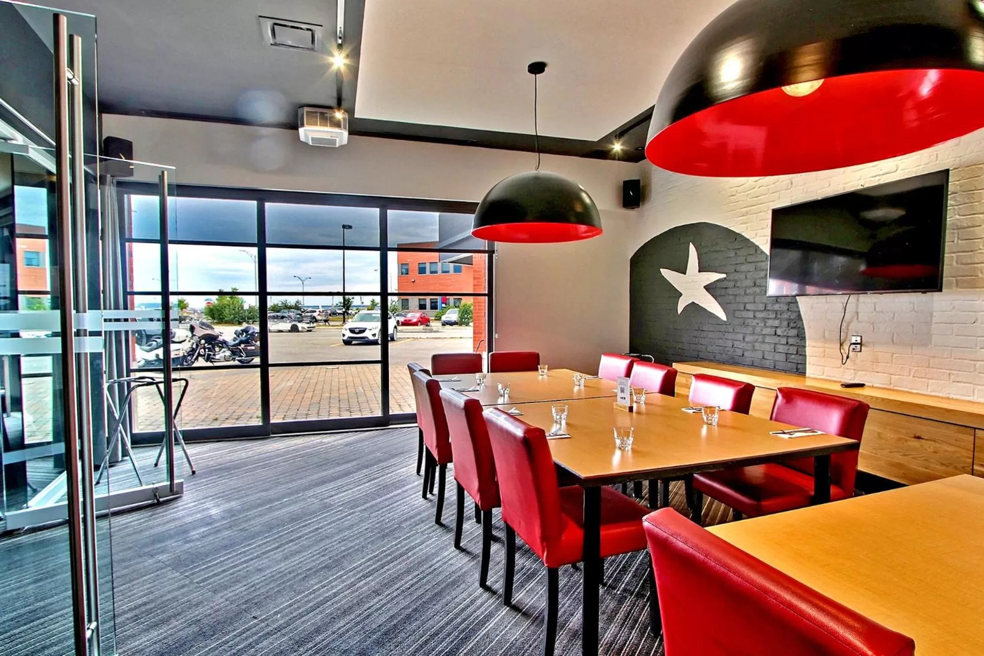 Restaurant/places to eat in Hôtel Le Navigateur