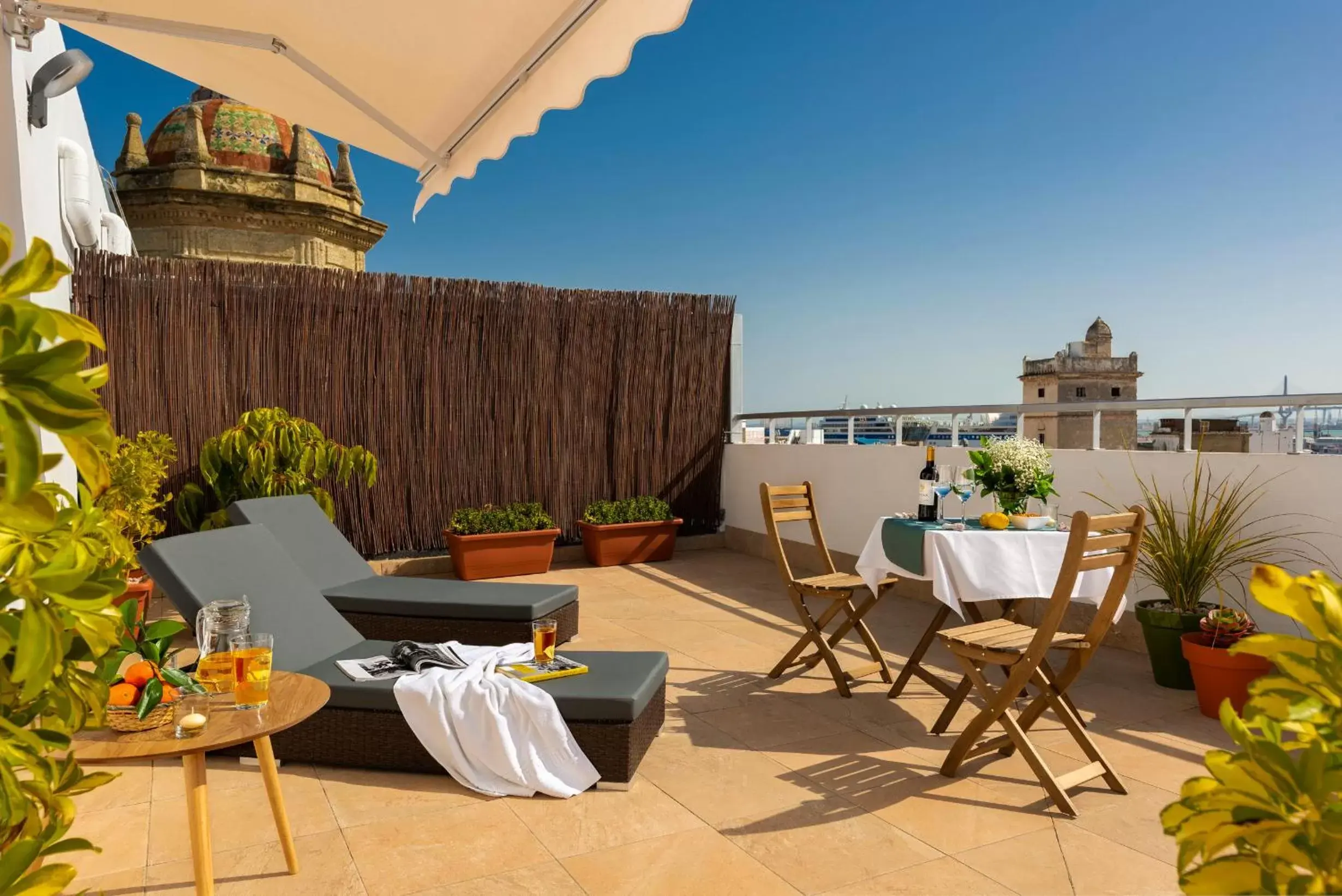 Balcony/Terrace in Hotel de Francia y París