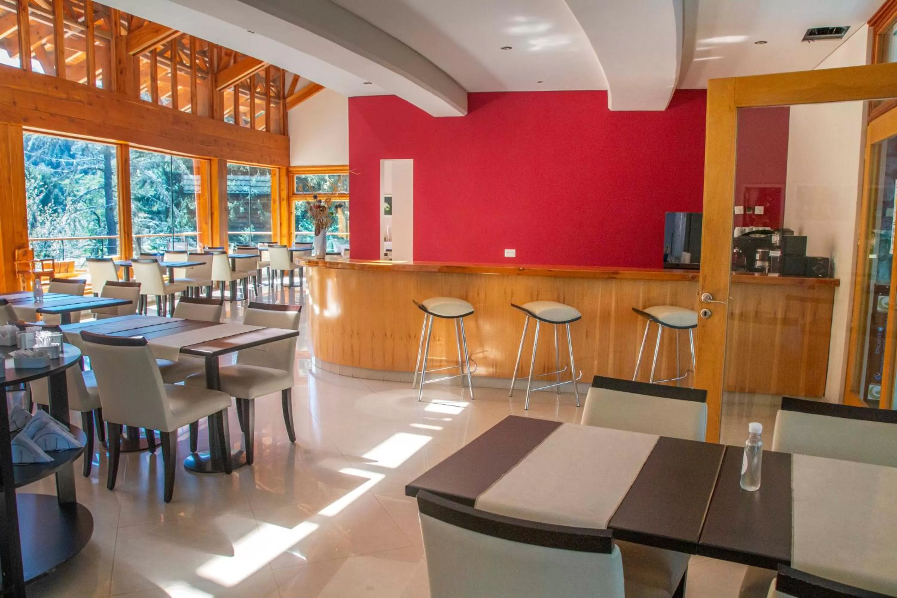 Restaurant/places to eat in Ruca Kuyen Golf & Resort