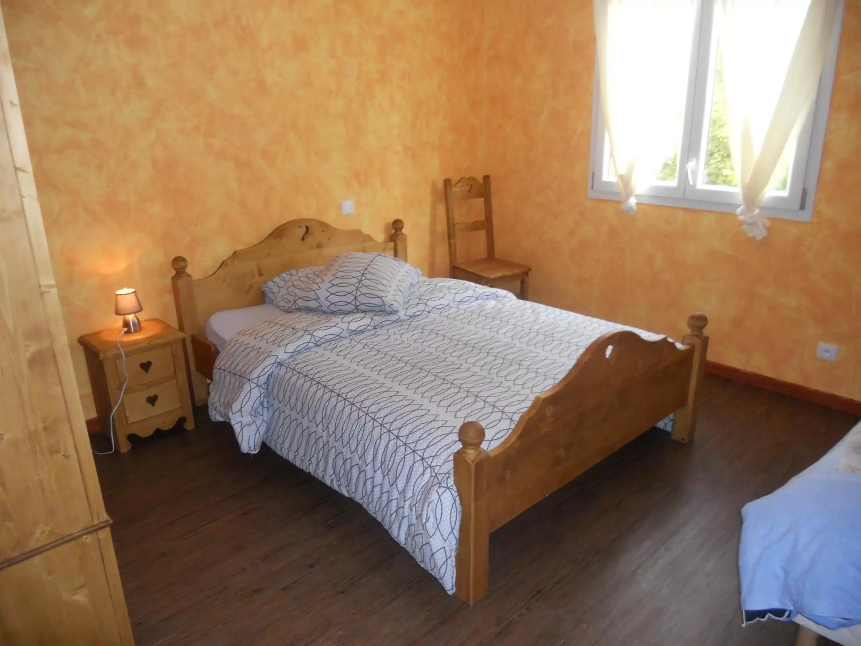 Photo of the whole room, Bed in Auberge du Saut des Cuves