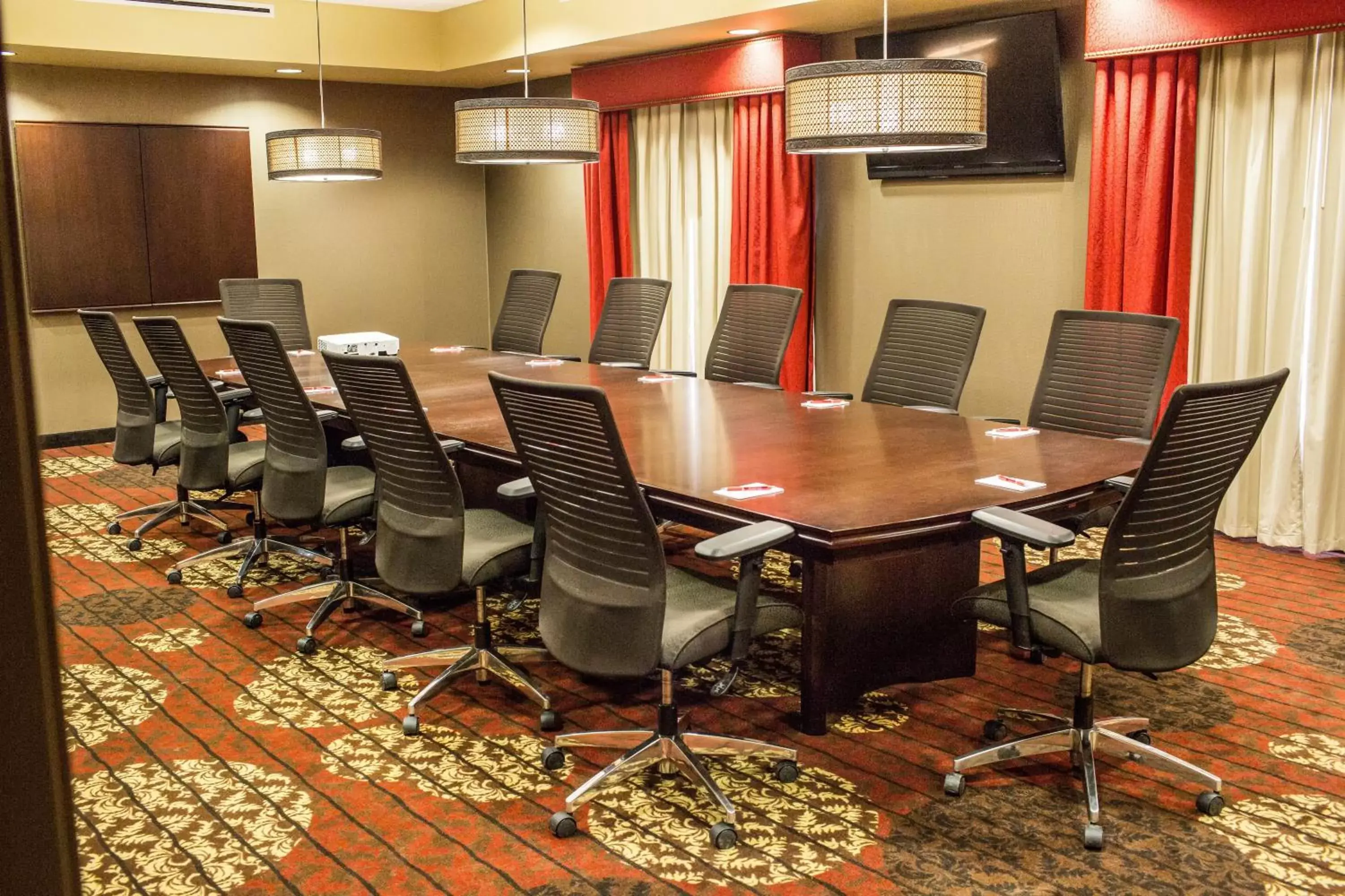 Business facilities in Teddy's Residential Suites Watford City