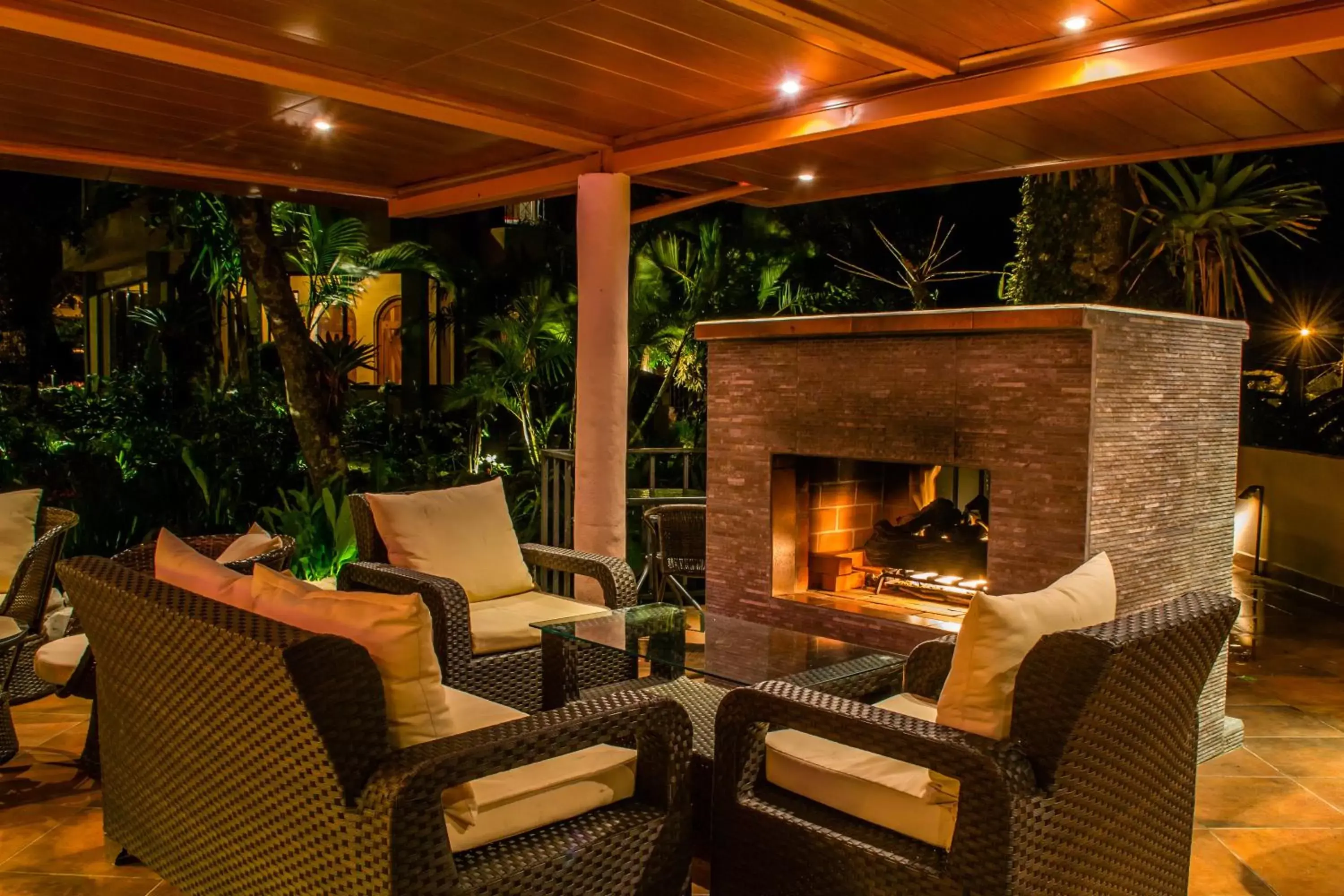 Lounge or bar in The Inn at Palo Alto Lounge or bar in The Inn at Palo Alto