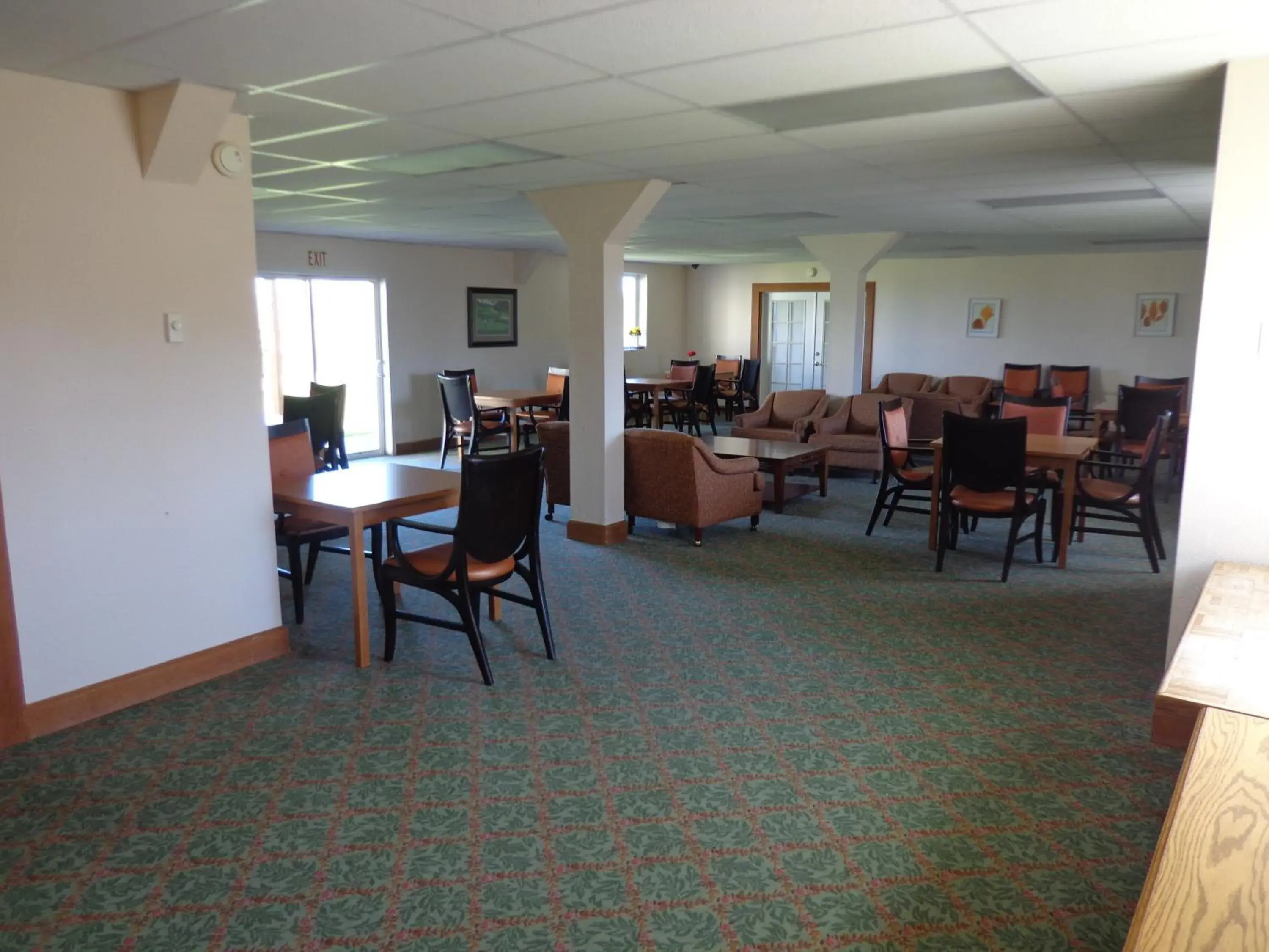 Business facilities, Restaurant/Places to Eat in Ocean Shores Inn & Suites