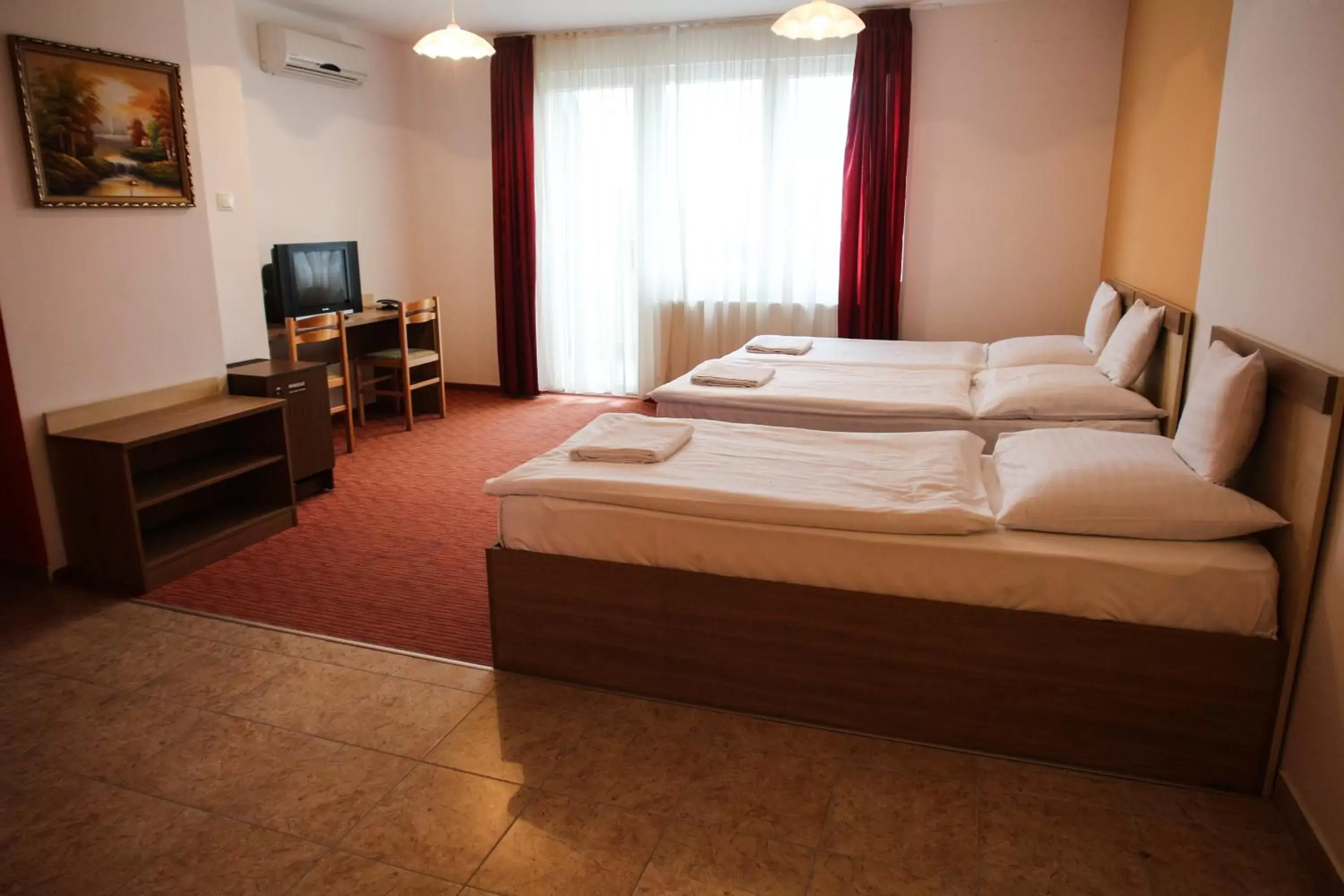 Photo of the whole room, Bed in Silver Hotel Budapest City Center