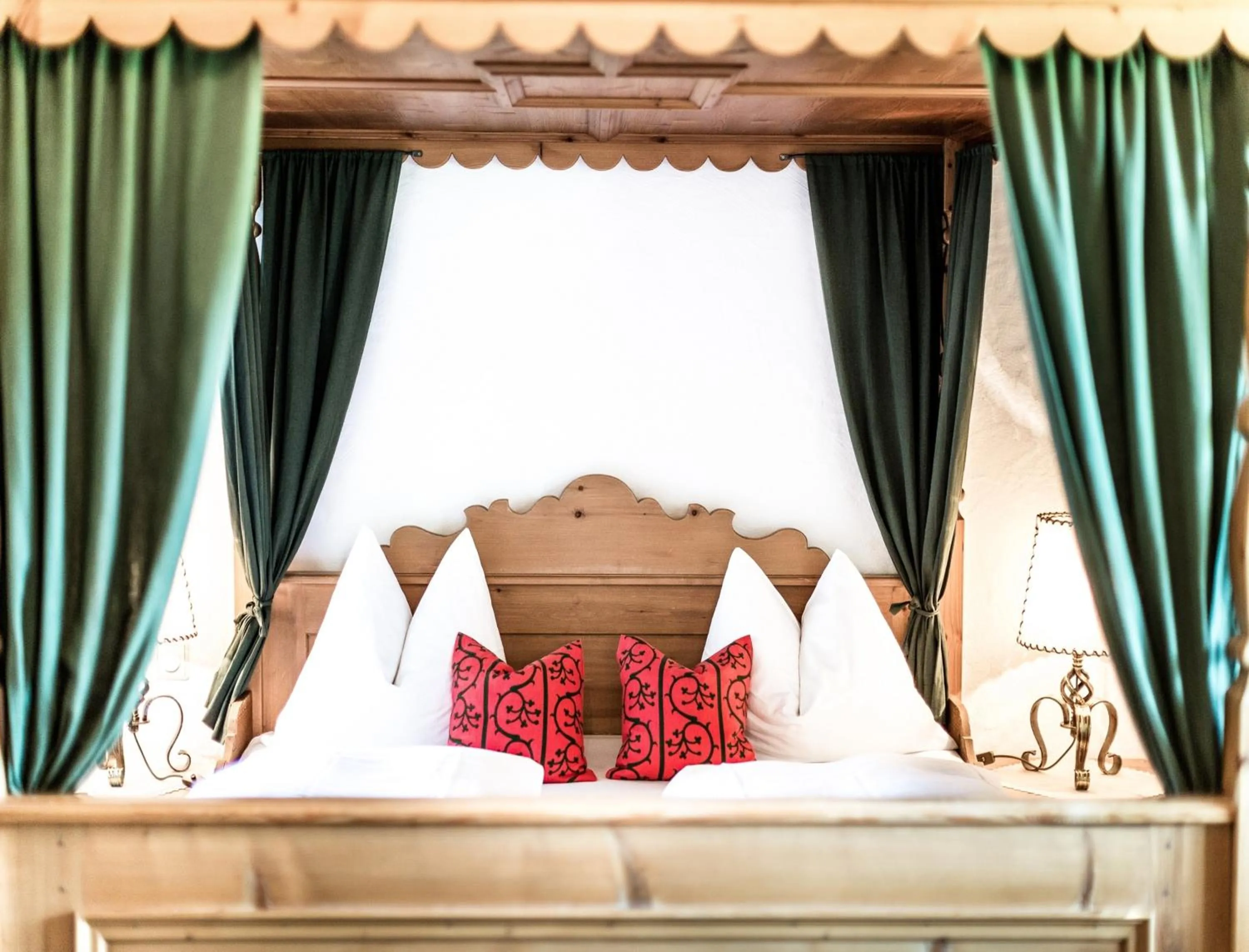 Photo of the whole room, Bed in Salzburg Hotel Holznerwirt