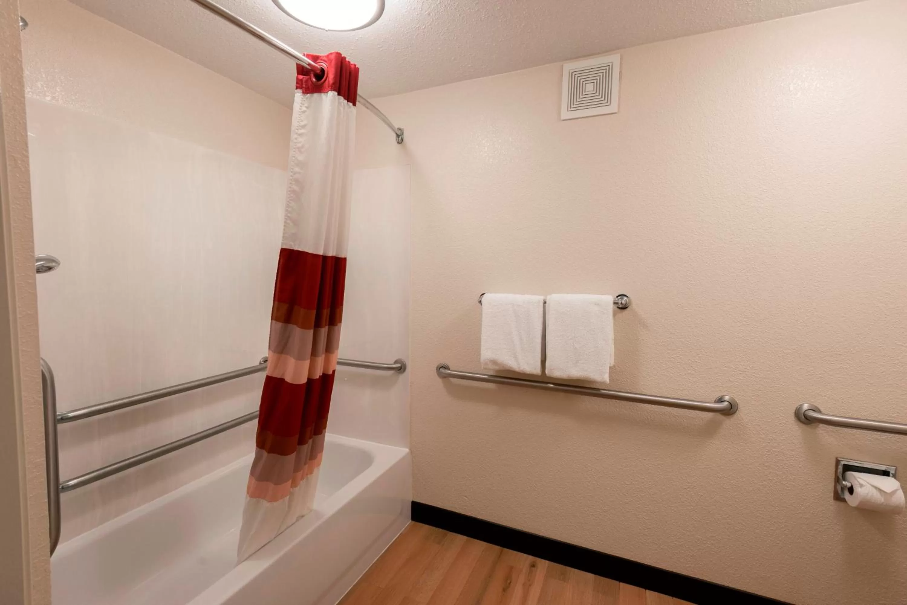 Bathroom in Red Roof Inn PLUS + Boston - Framingham