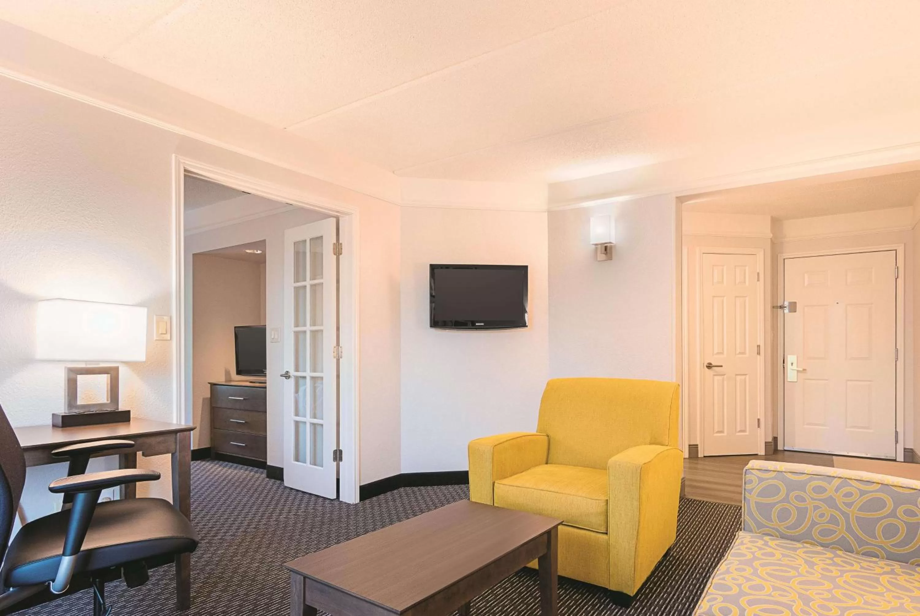 Photo of the whole room in La Quinta by Wyndham Atlanta Conyers