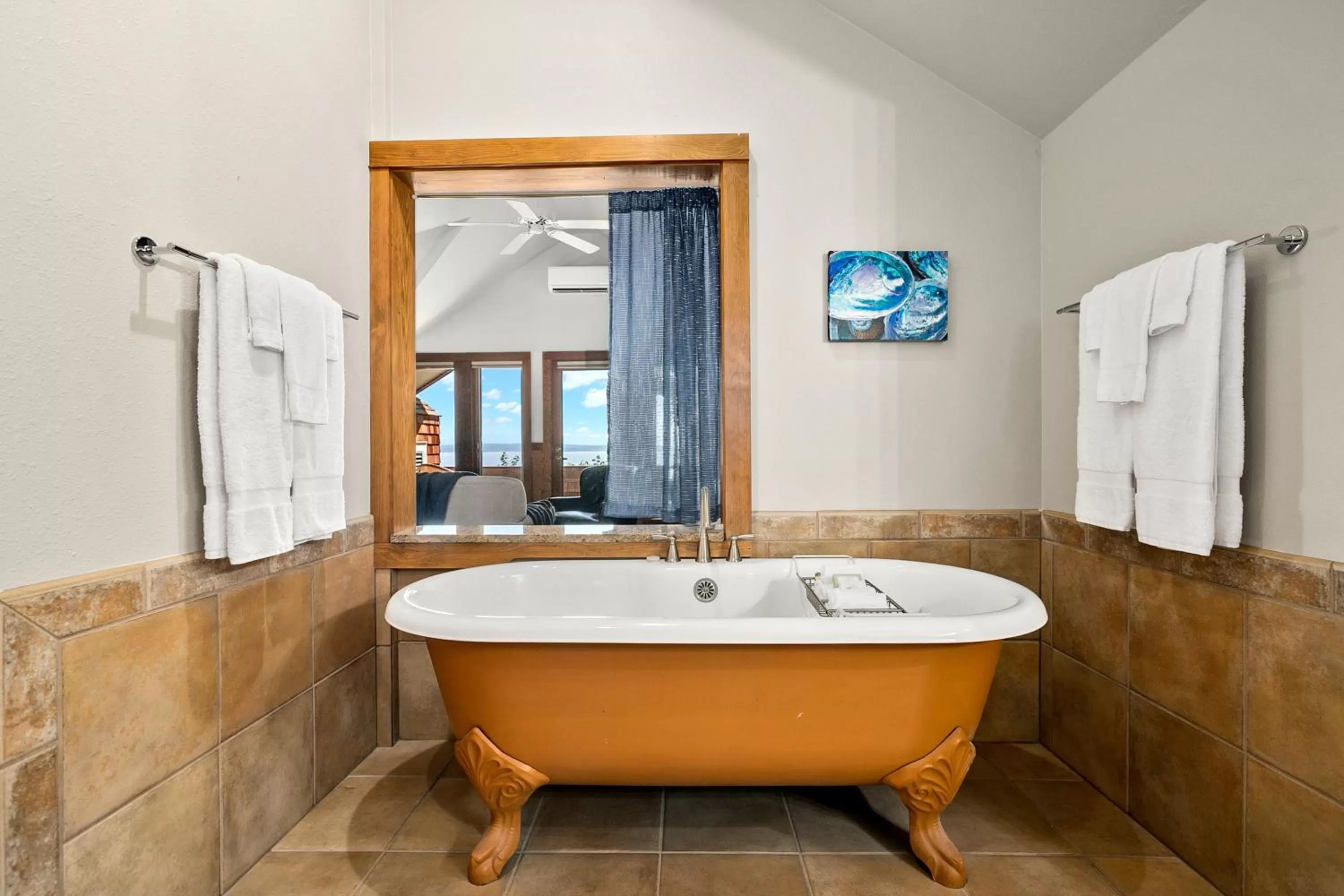 Bathroom in Saratoga Inn