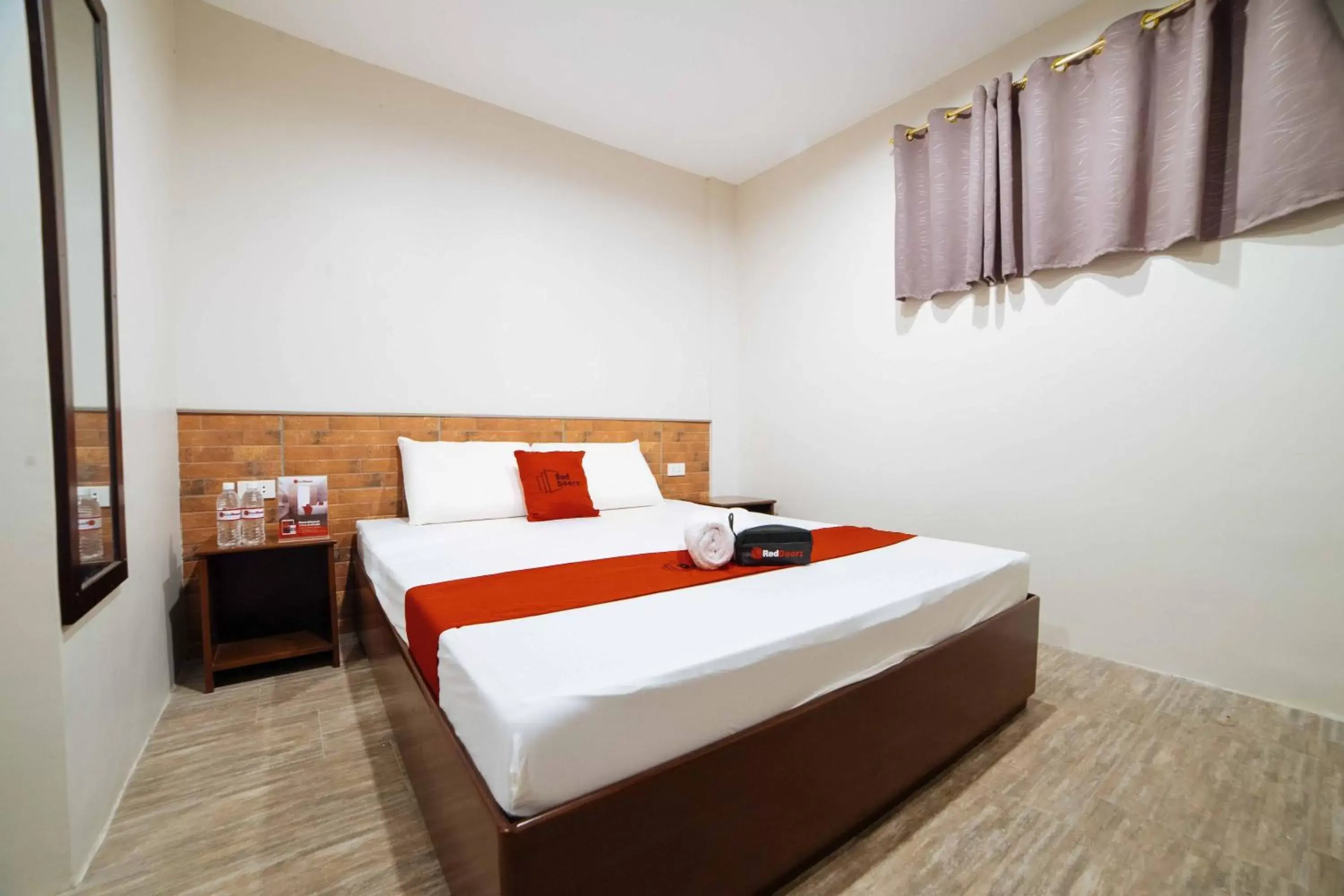 Bed in RedDoorz at Traveler's Inn Bajada Davao