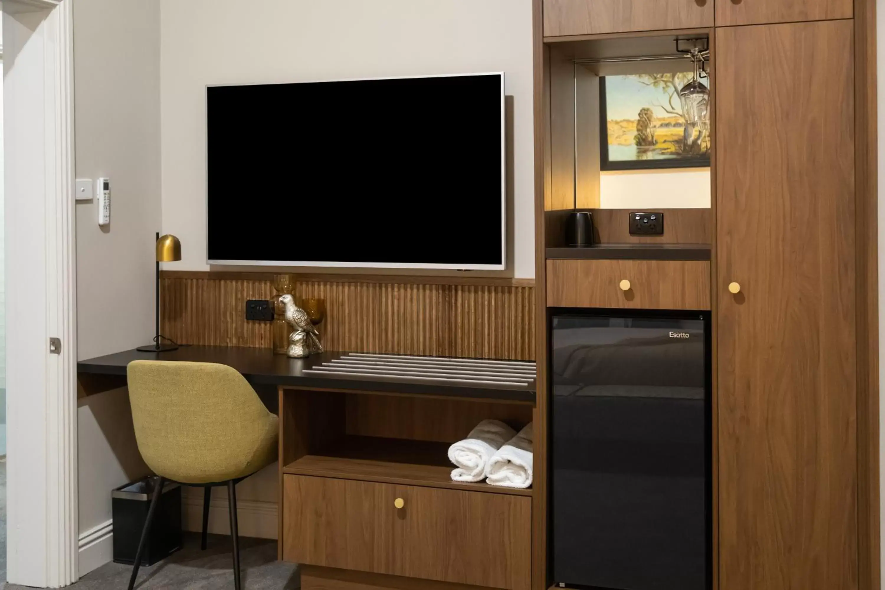 TV/Entertainment Center in Mount Gambier Hotel