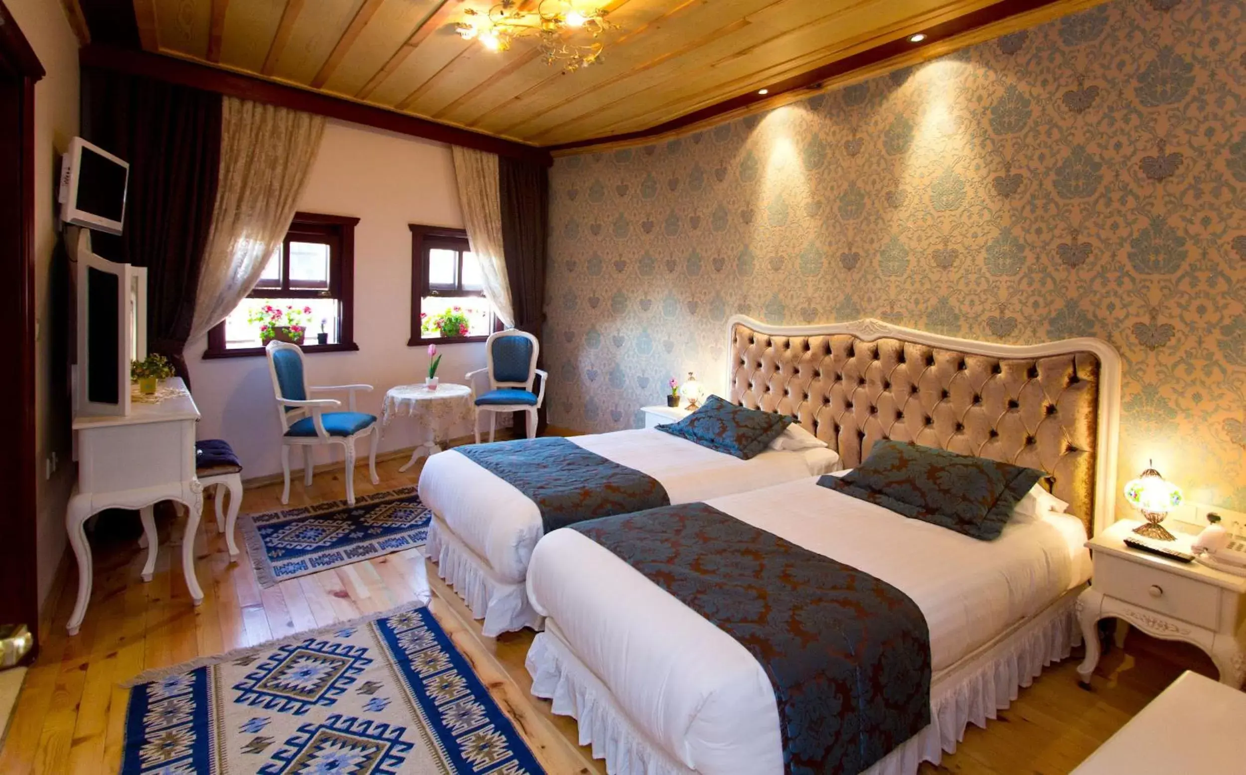 Photo of the whole room, Bed in Esans Hotel - Special Category