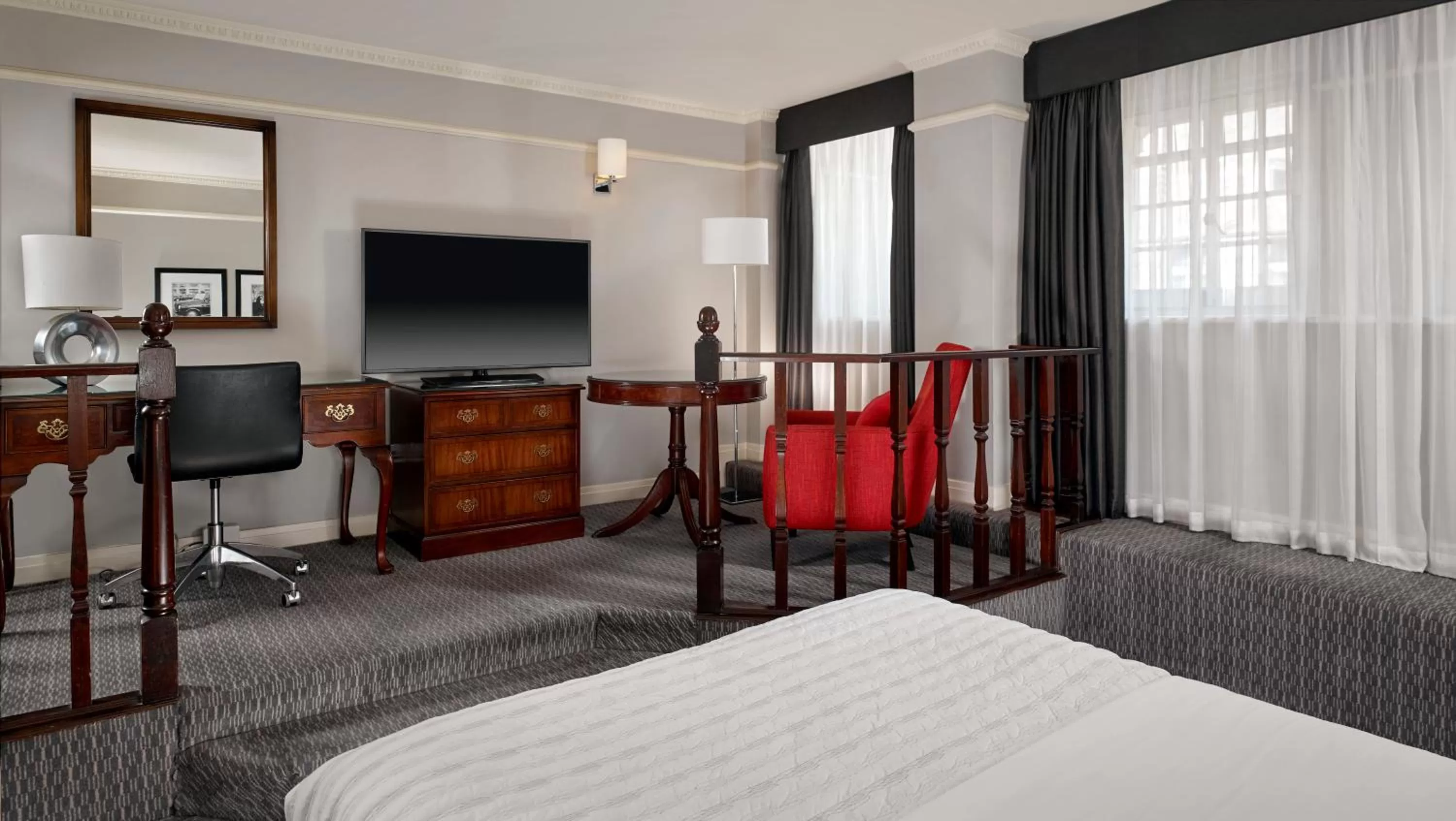 Photo of the whole room, Bed in The Dilly