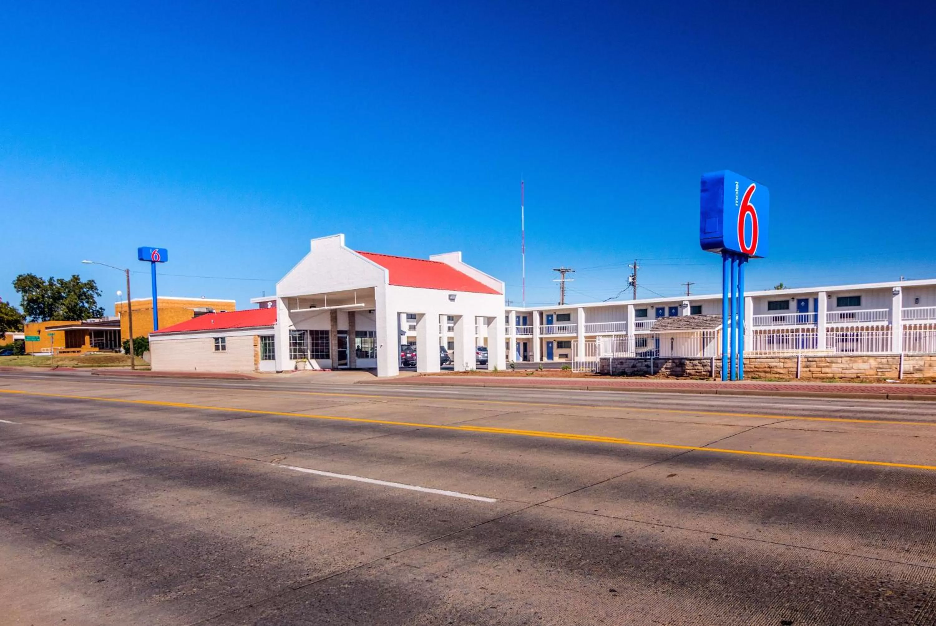 Property building in Motel 6-Childress, TX