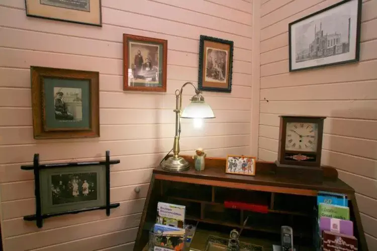 Kitchen/Kitchenette in Westbury Gingerbread Cottages