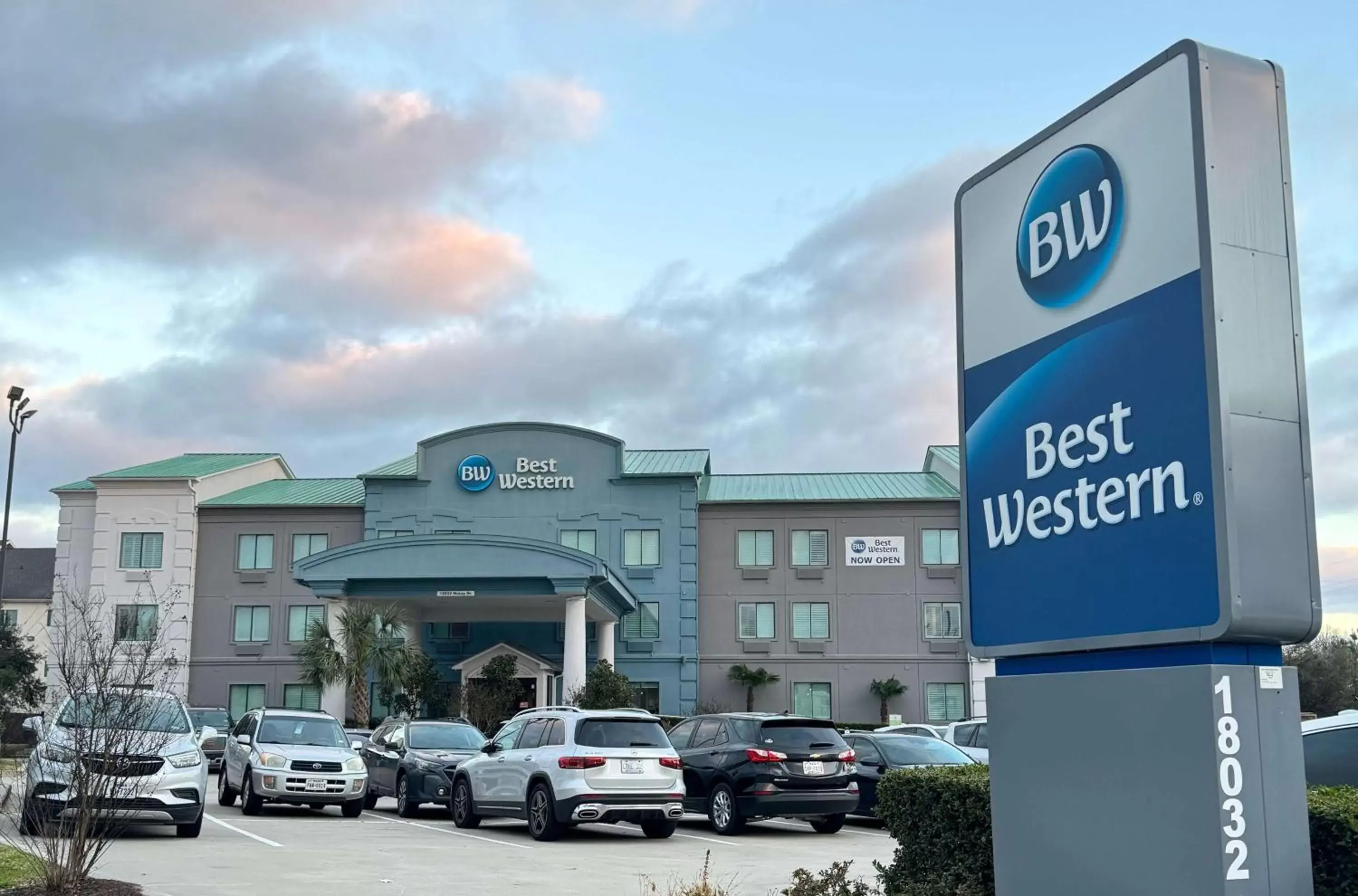 Property building in Best Western Houston Bush IAH Intercontinental Airport Inn Property building in Best Western Houston Bush IAH Intercontinental Airport Inn