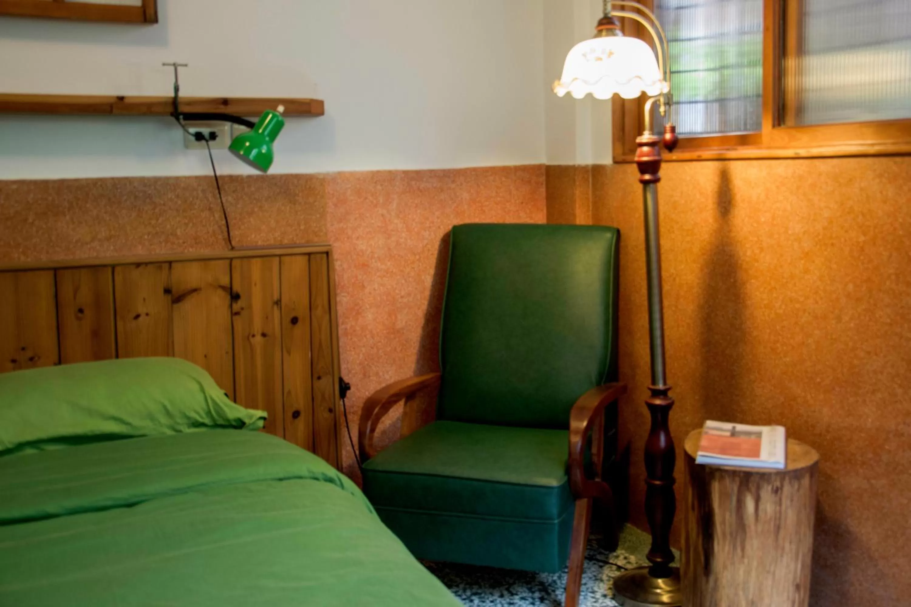 Photo of the whole room, Seating Area in Alley X Tainan