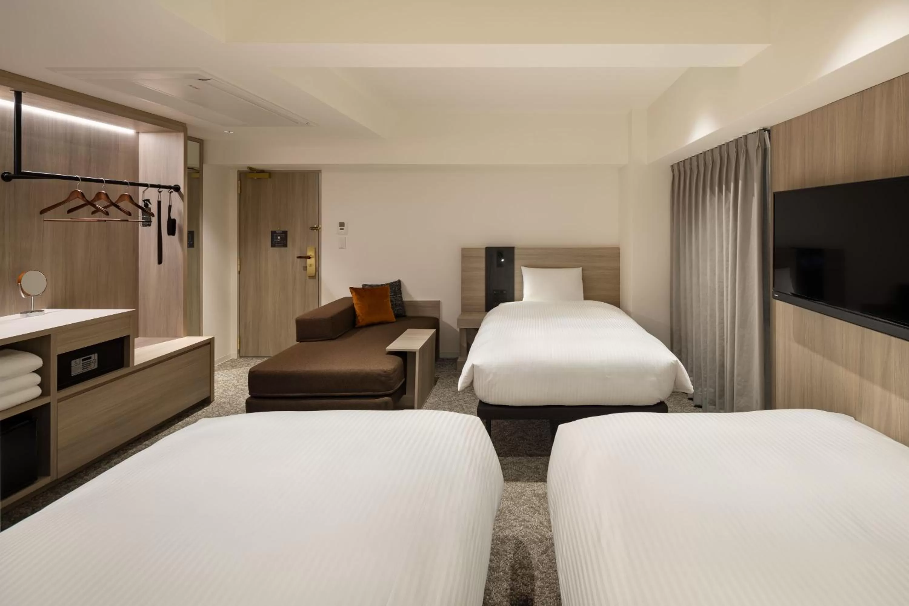 Photo of the whole room in the b namba-kuromon