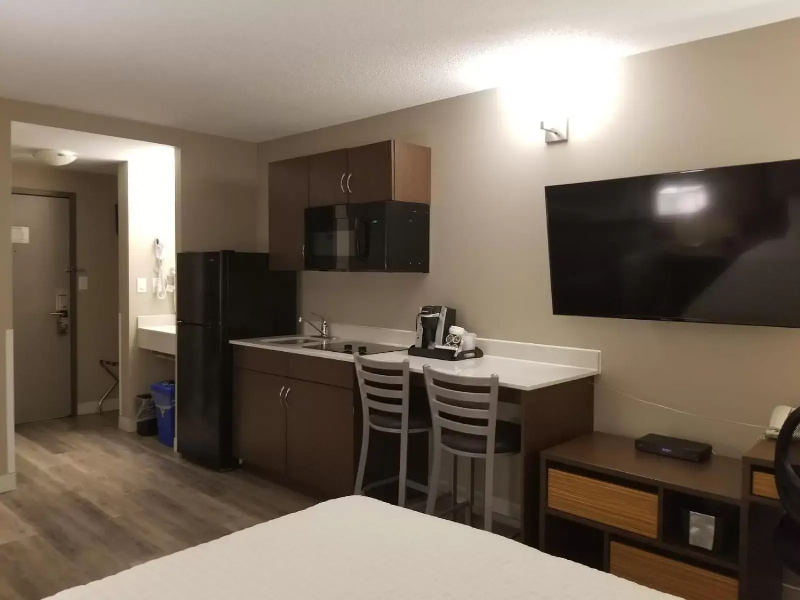 TV and multimedia, TV/Entertainment Center in Super 8 by Wyndham Winnipeg West