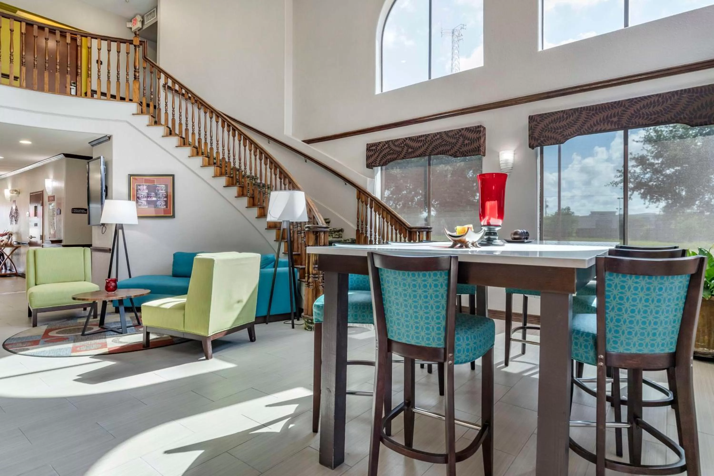 Lobby or reception in Best Western Plus Victoria Inn & Suites