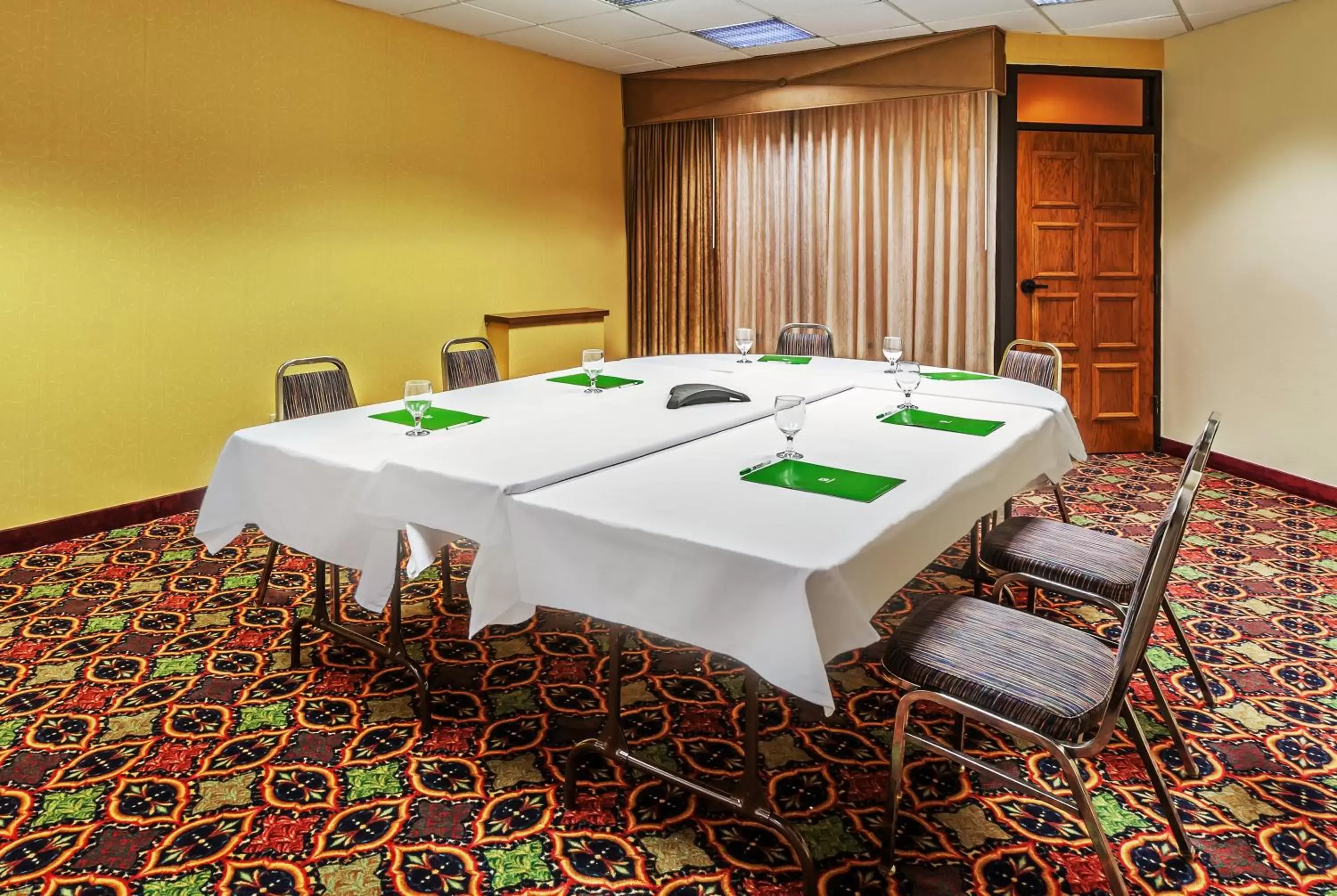 Meeting/conference room in Holiday Inn Hotel & Suites Springfield, an IHG Hotel
