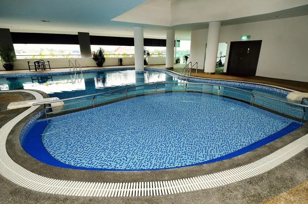 Swimming Pool in Holiday Villa Hotel & Suites Kota Bharu