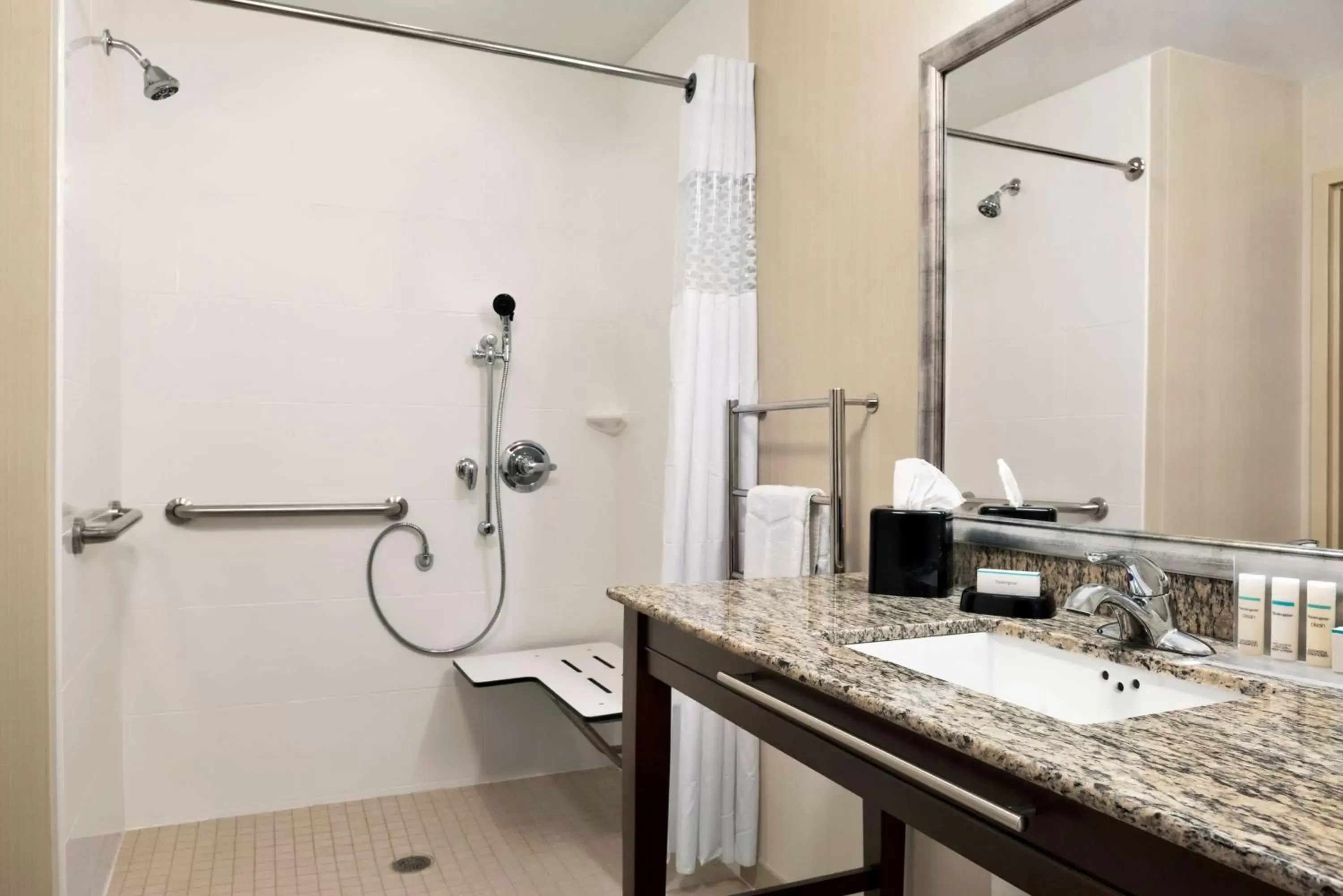 Bathroom in Hampton Inn & Suites Corpus Christi, TX