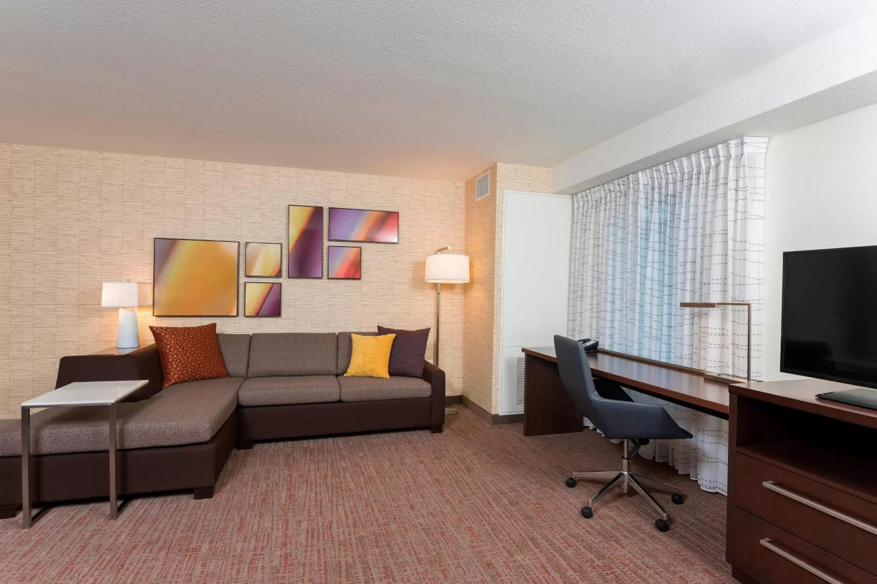 Living room, Seating Area in Residence Inn by Marriott Green Bay Downtown